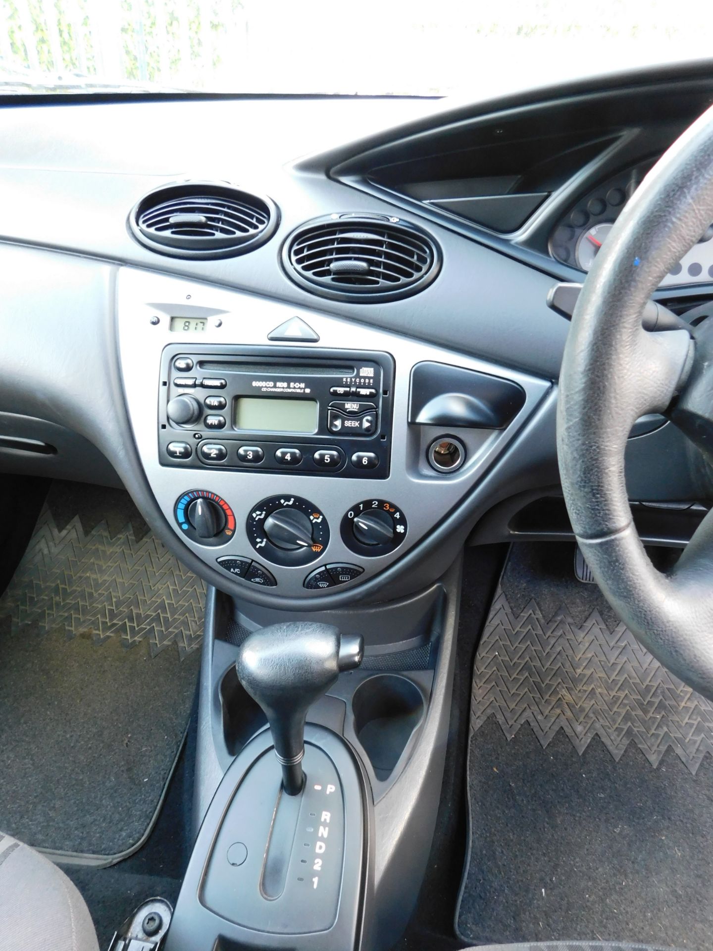 Ford Focus Zetec 1.6 Auto, Registration KH04 VTD, Odometer 44,969 miles, V5 Document, MOT until 13. - Image 10 of 14