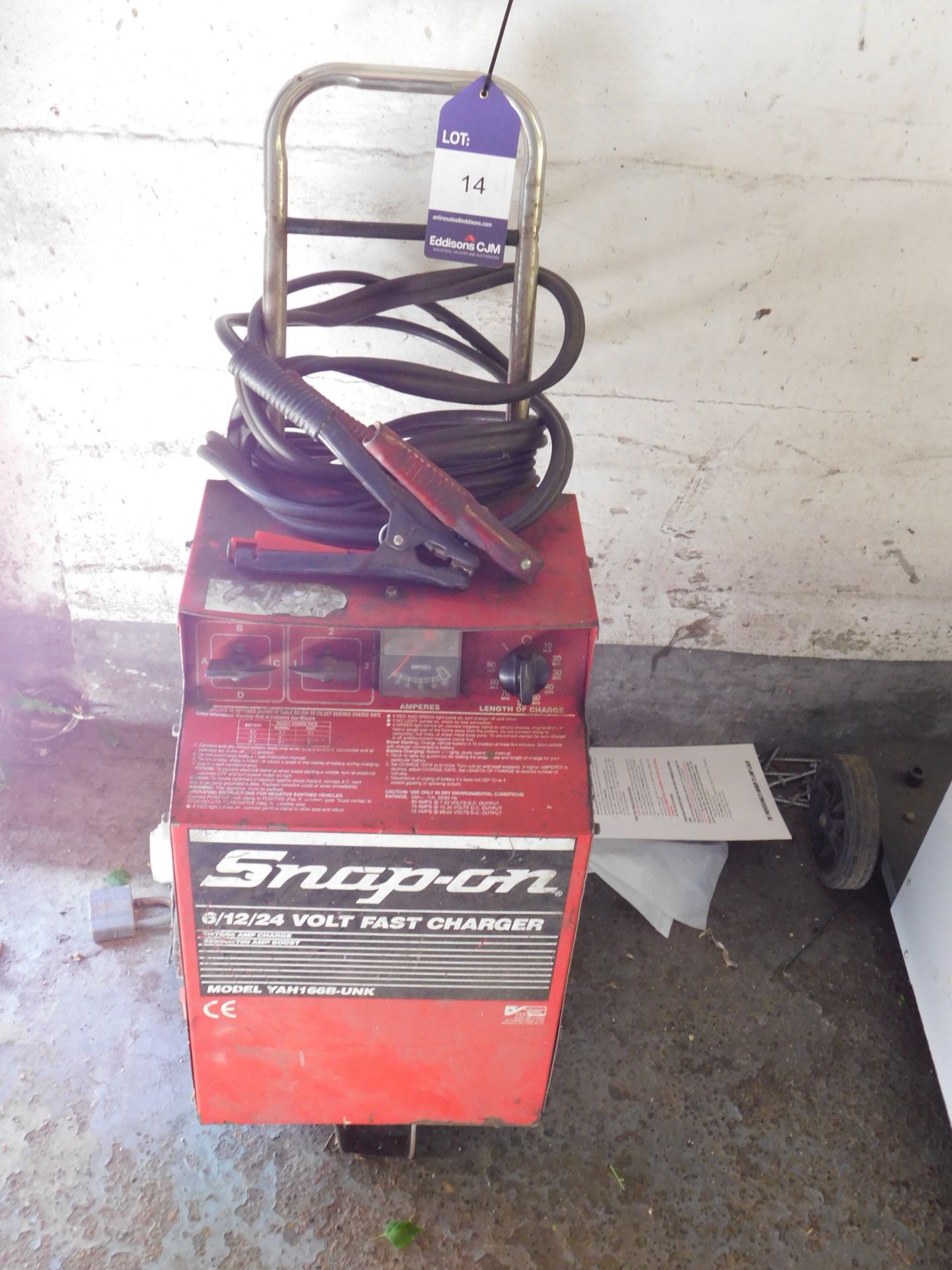 Snap-on YAH166B-UNK fast charger / booster trolley