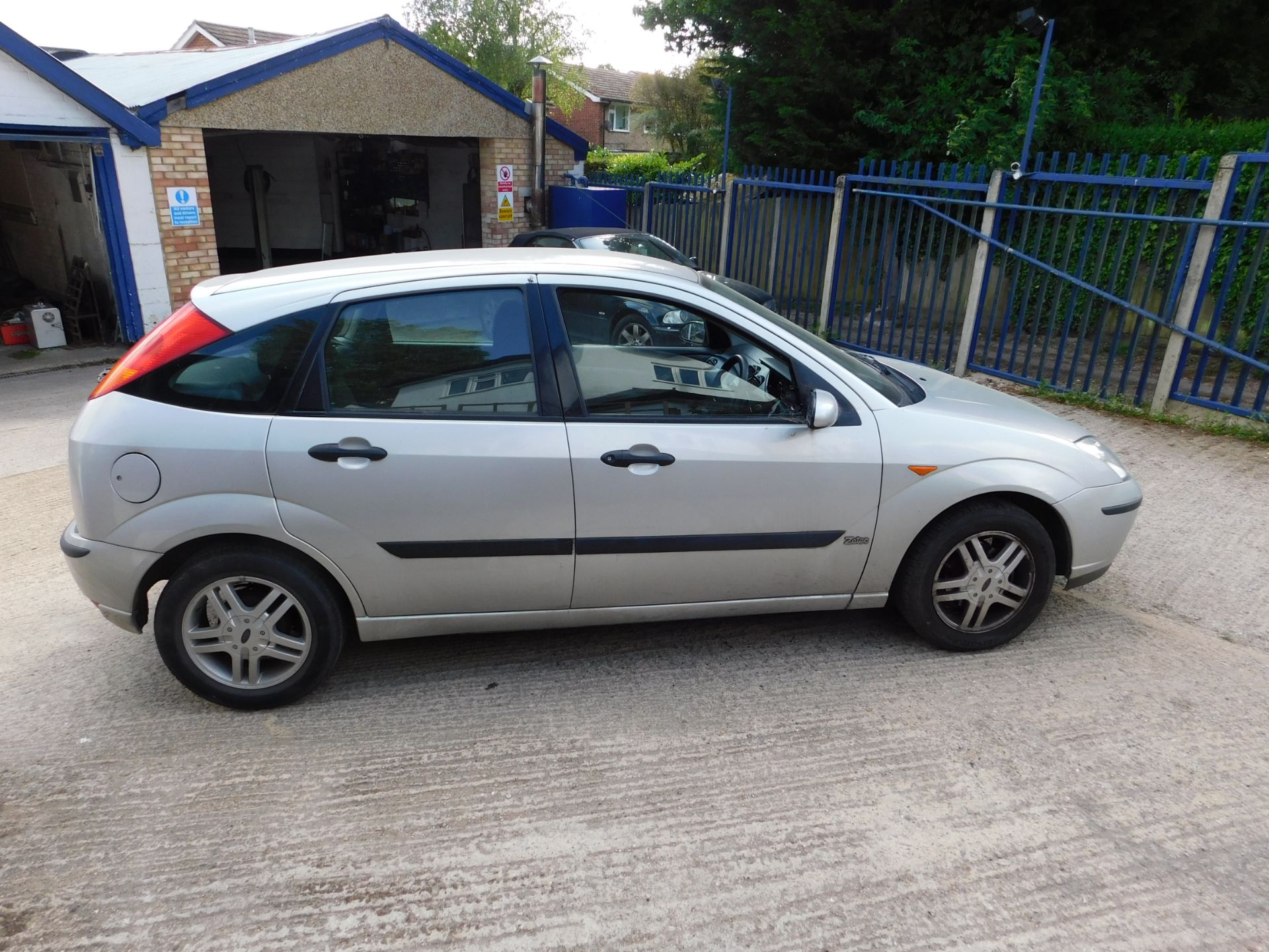 Ford Focus Zetec 1.6 Auto, Registration KH04 VTD, Odometer 44,969 miles, V5 Document, MOT until 13. - Image 6 of 14