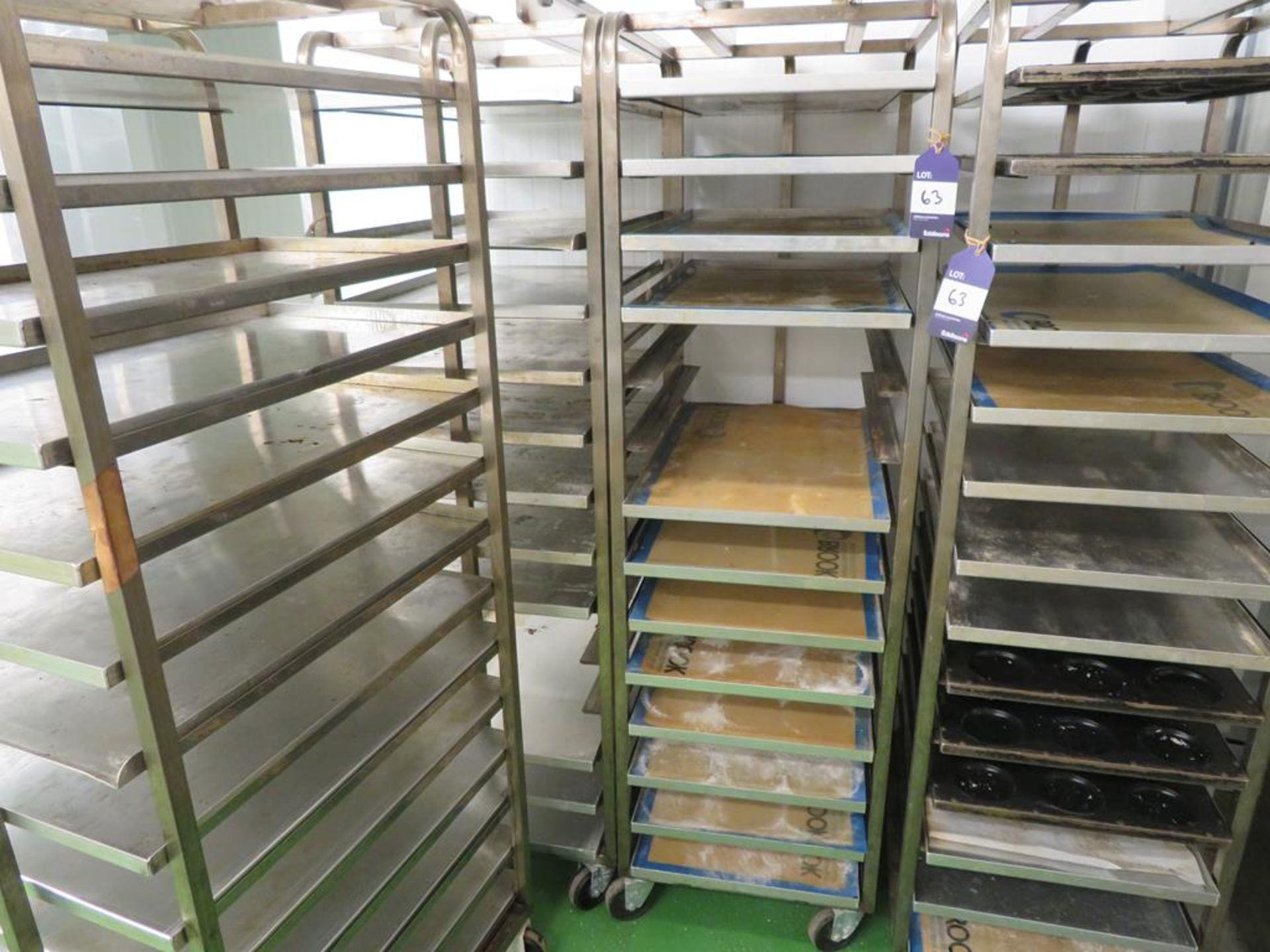 4 x MX Oven 14 Tray Oven Racks & a Qty of Trays