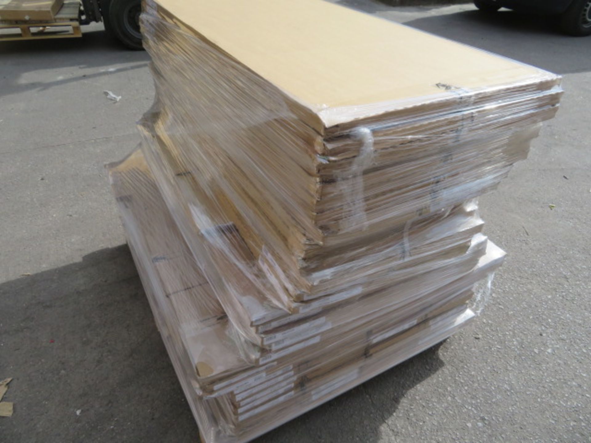 (ED55) PALLET TO CONTAIN 52 ITEMS OF NEW KITCHEN GOODS TO INCLUDE: VARIOUS DOORS, FACIAS INC IVORY - Image 2 of 4