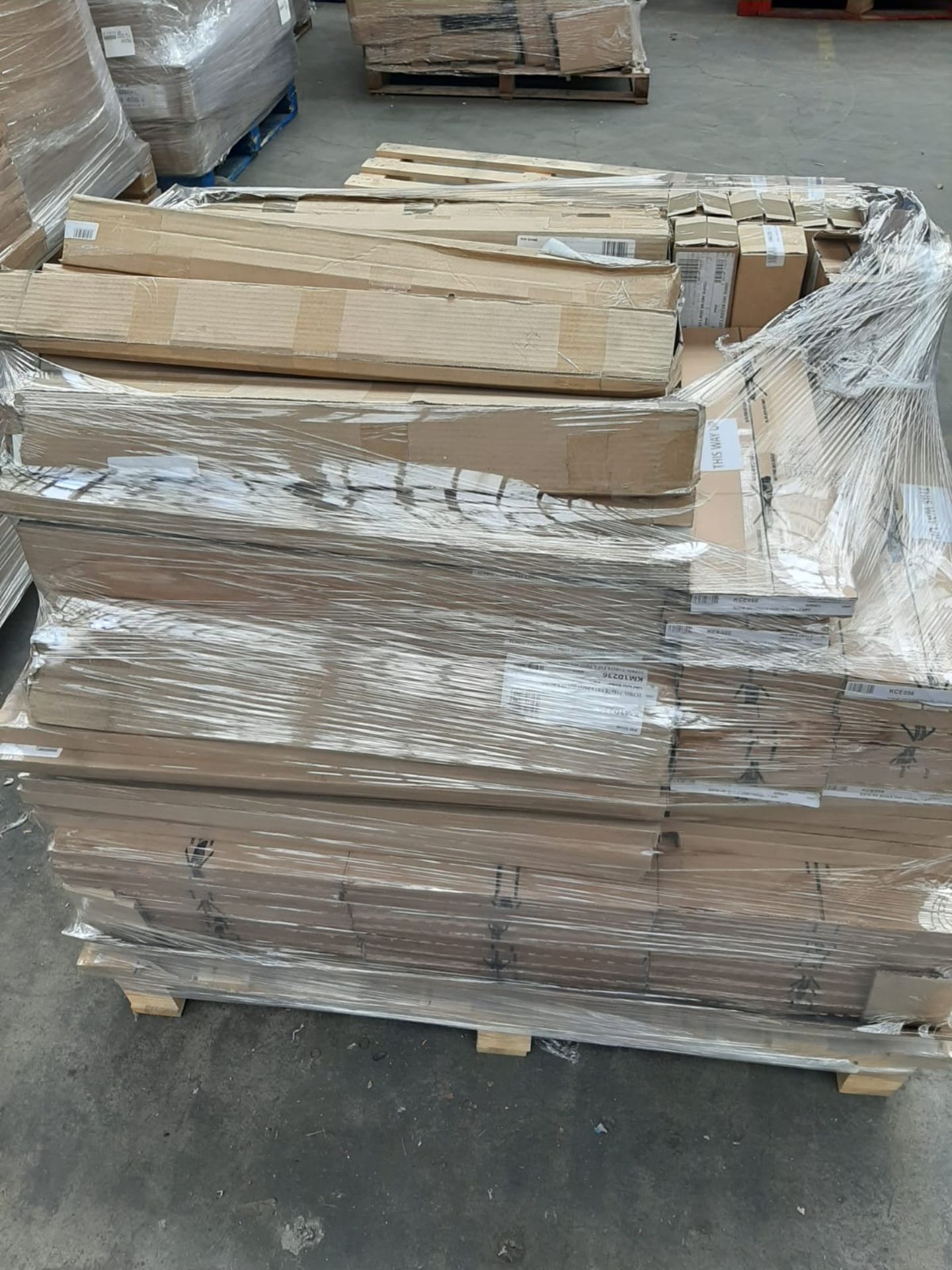 (ED29) PALLET TO CONTAIN 147 ITEMS OF NEW KITCHEN GOODS TO INCLUDE: VARIOUS DOORS, DRAWERS AND