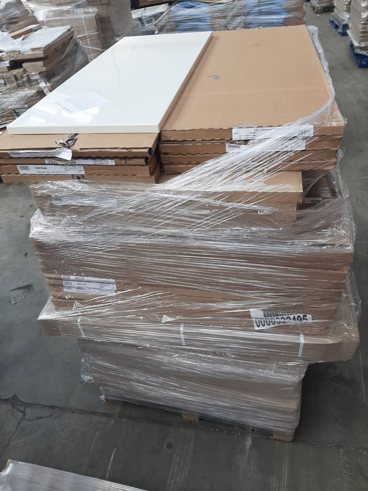 (ED6) PALLET TO CONTAIN 50 ITEMS OF NEW KITCHEN GOODS TO INCLUDE: 18 x 250M DOOR & 69MM POST PACKS