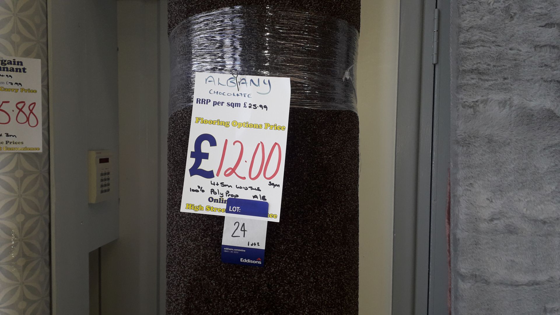 2 Rolls of 2.9m x 5m Albeny Carpet ( x Chocolate and 1 x Charcoal) Rp. £12 Sqm - Image 3 of 4