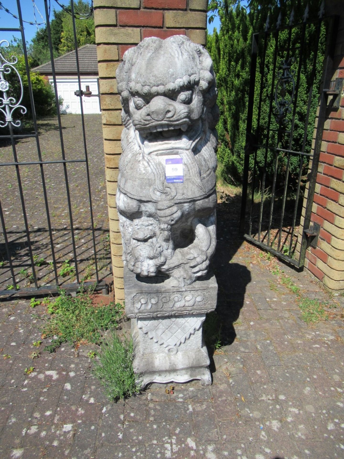 2 x Oriental Gate Statues Lions Approx. 1600 x 400 x 560mm