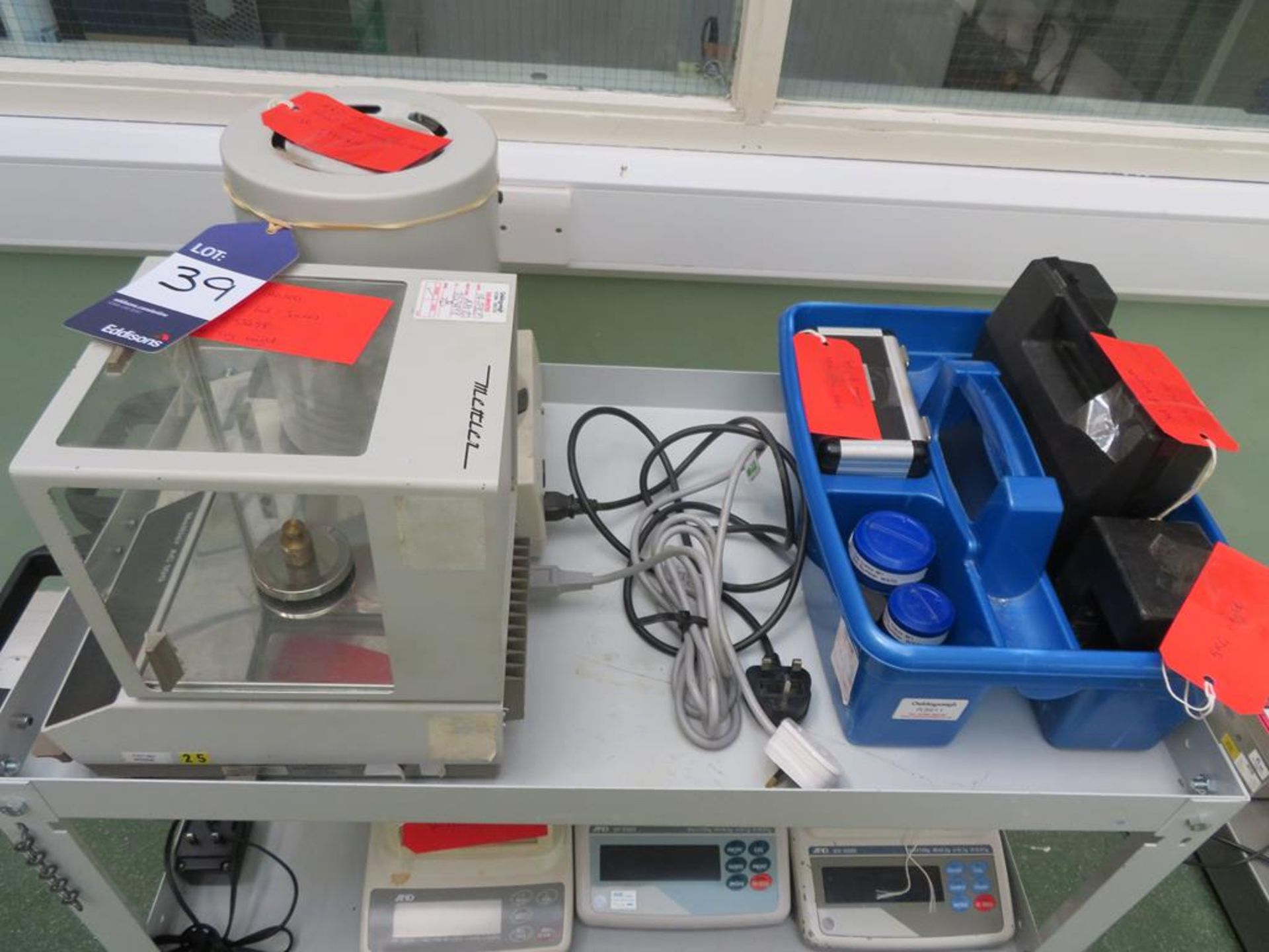 AND Infrared Moisture Determination Balance & Mettler AC100 Lab Scale