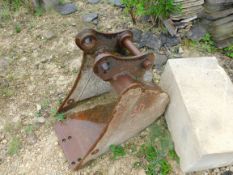 Trenching bucket, approximately 2ft, with 45mm pin