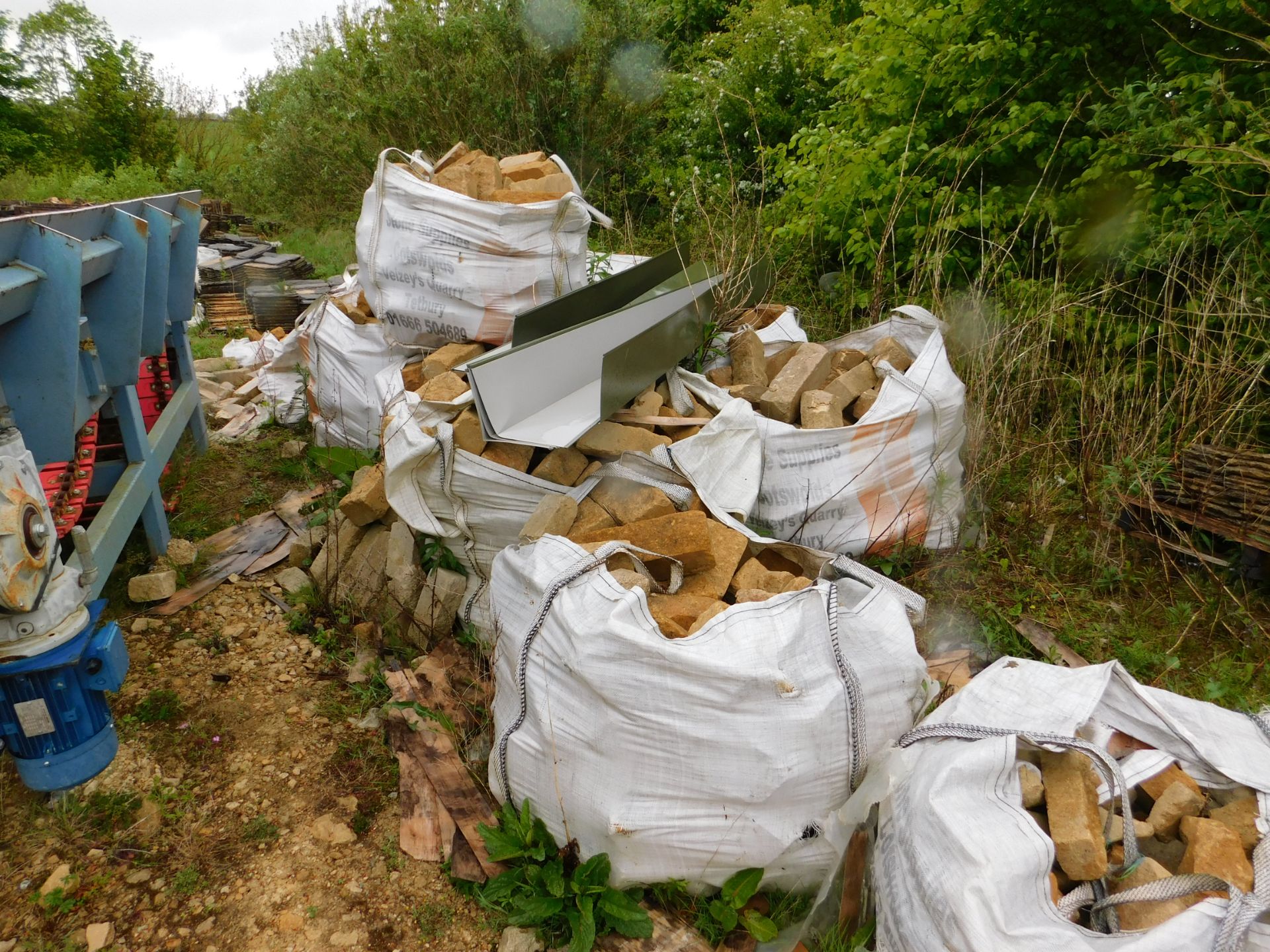 10 x Bags of sawn and split stone - Image 2 of 3