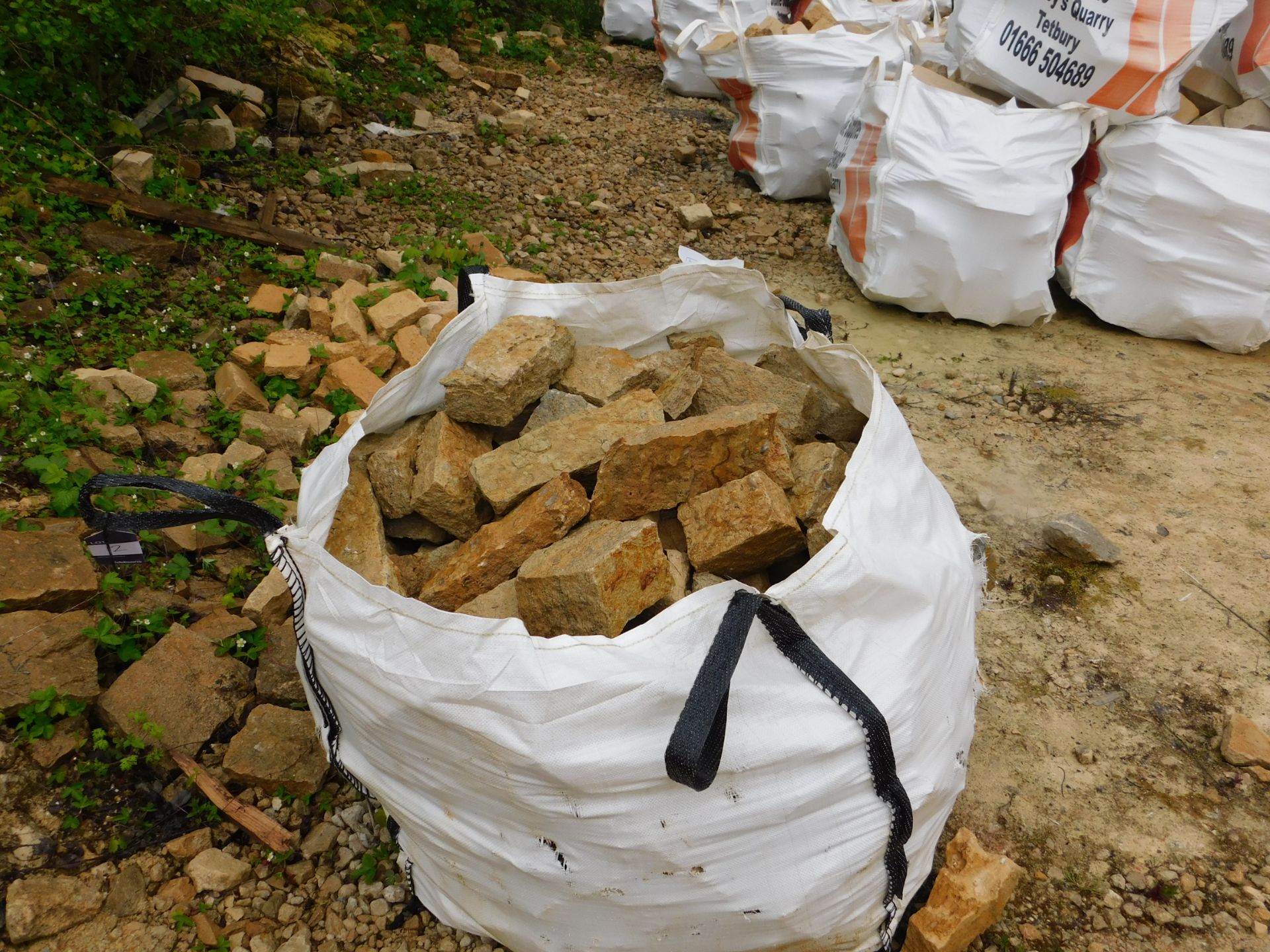 6 x Bags of sawn and split stone - Image 3 of 3