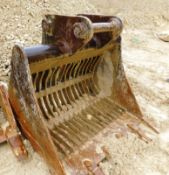 30 Tonne riddle bucket, approximately 5ft, with 2