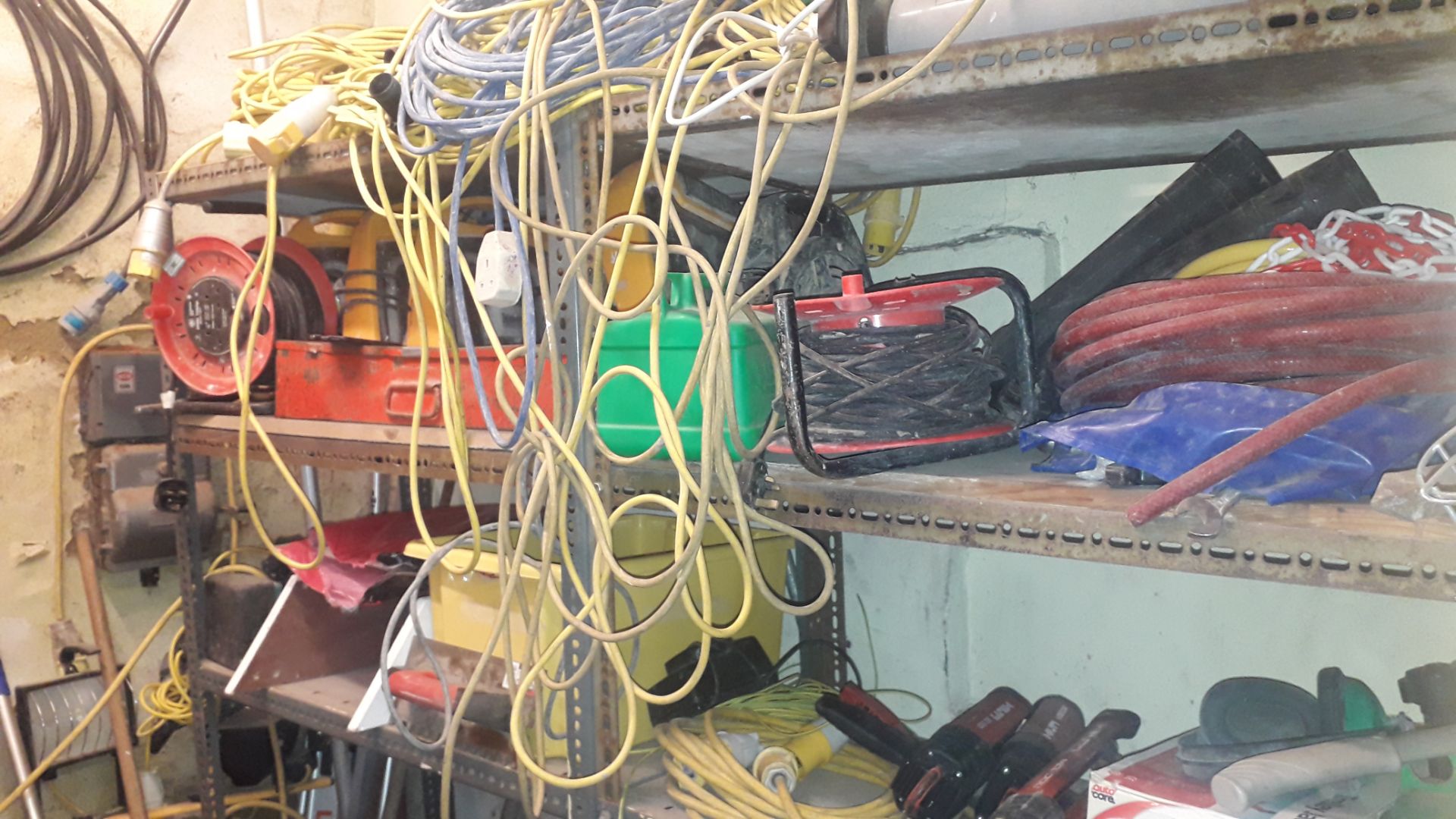 Contents of room to include 110v extension leads, extension reels, various site lighting, 110v - Image 4 of 10