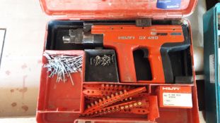 Hilti DX450 Nail Gun