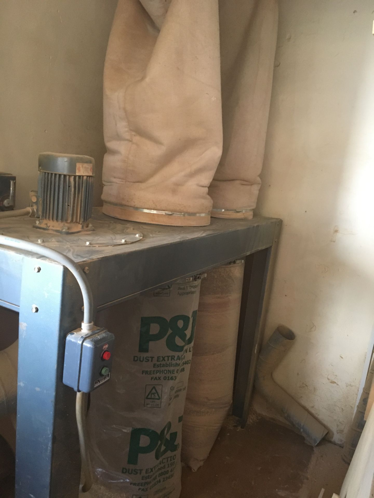 2 bag extractor unit (Ducting not included and dis - Image 2 of 2