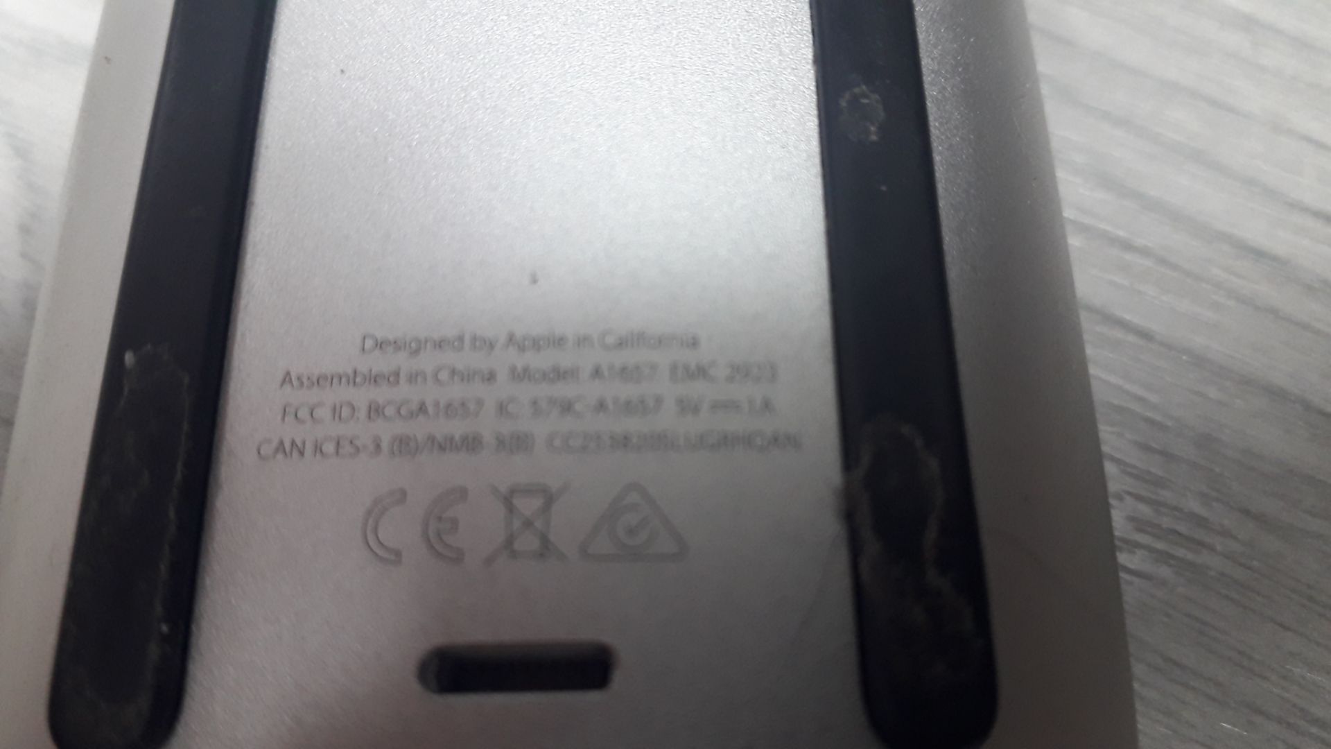 Apple iMac 21.5 2.8QC 8GB 1TB WLMKB Late 2015 S/N C02QH1AGGG77 with Apple A1644 Magic Keyboard (Late - Image 4 of 6