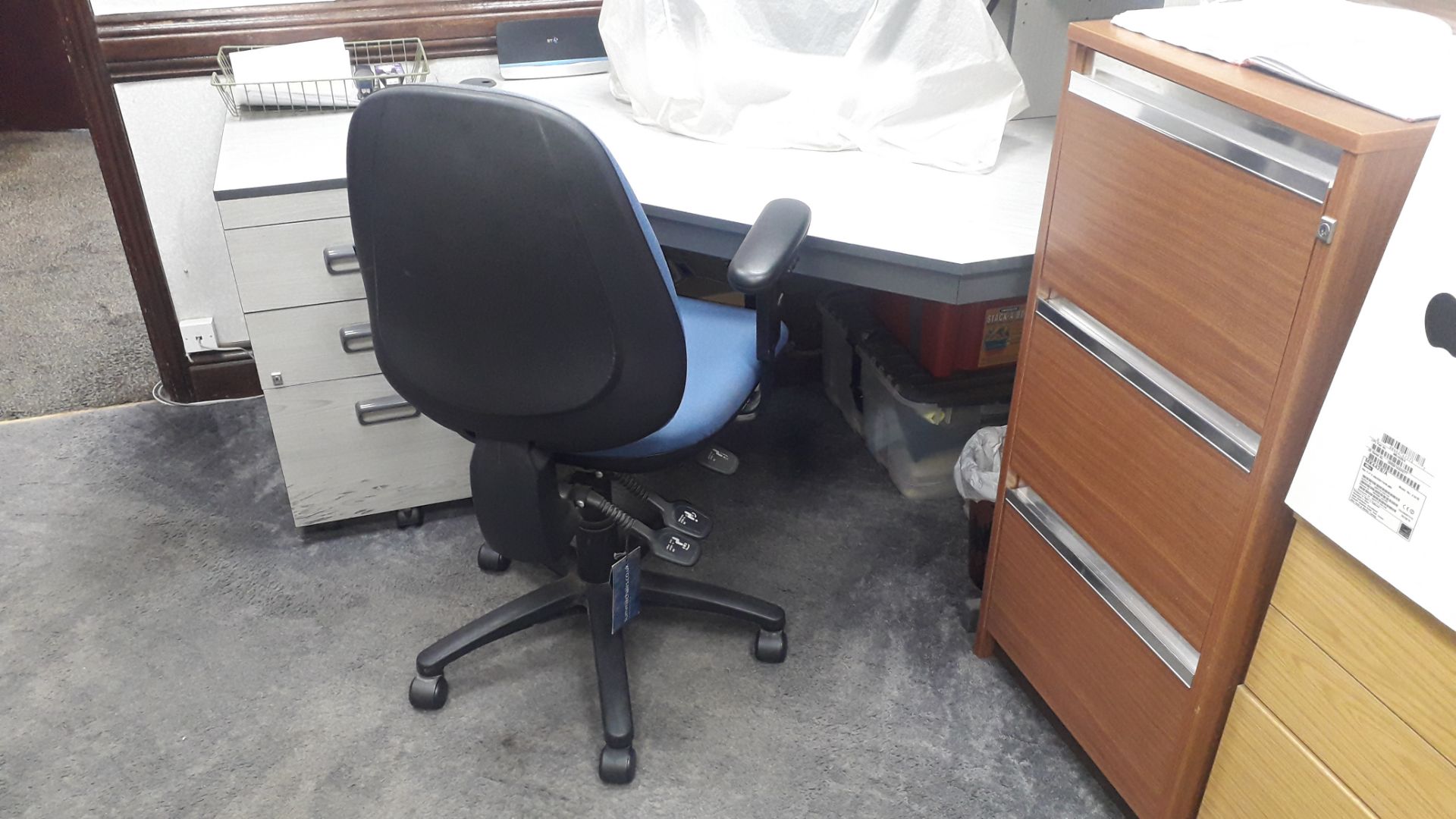 Contents of office to include 2 x Desks, 2 x Chairs, Filing Cabinet, HP Laserjet P1102W Printer, - Image 5 of 6