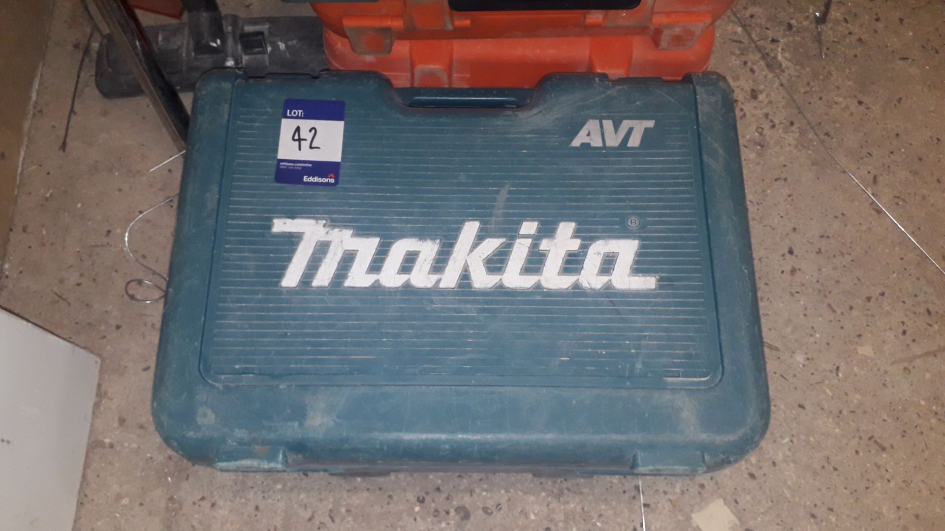 Makita AVT Mini Breaker 110v - Image 2 of 2