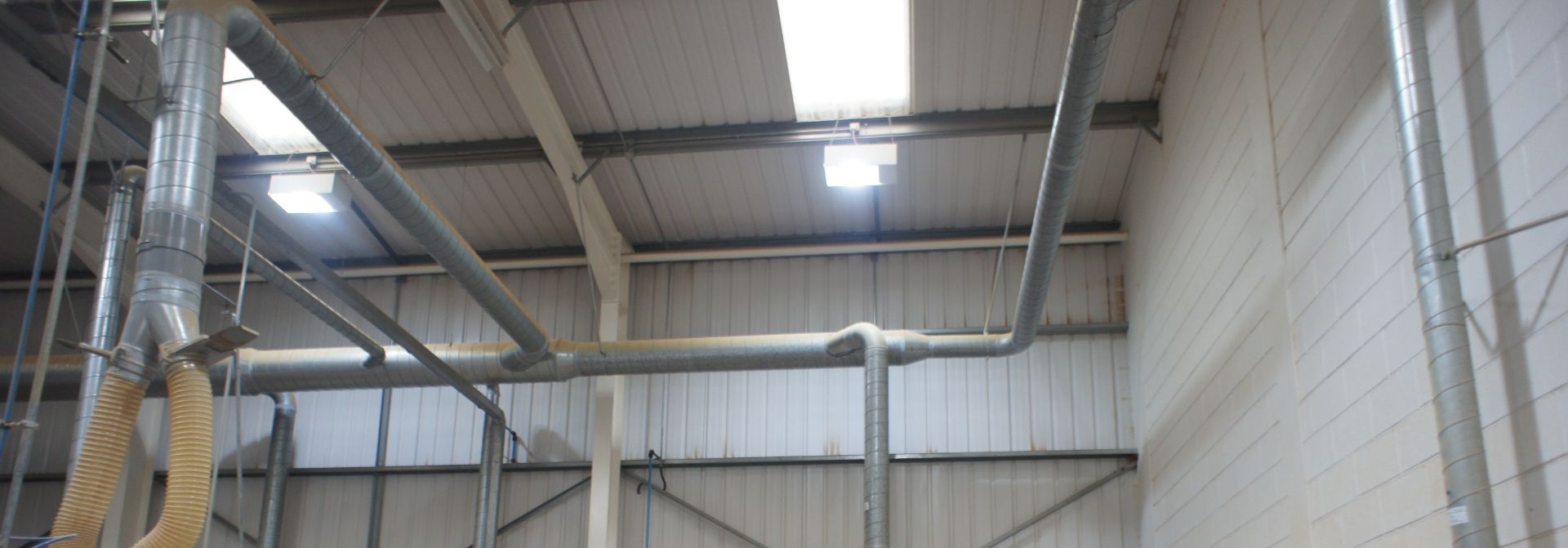 Unbadged Dust Extraction Plant with quantity of galvanised ducting to workshop (disconnection - Image 4 of 6