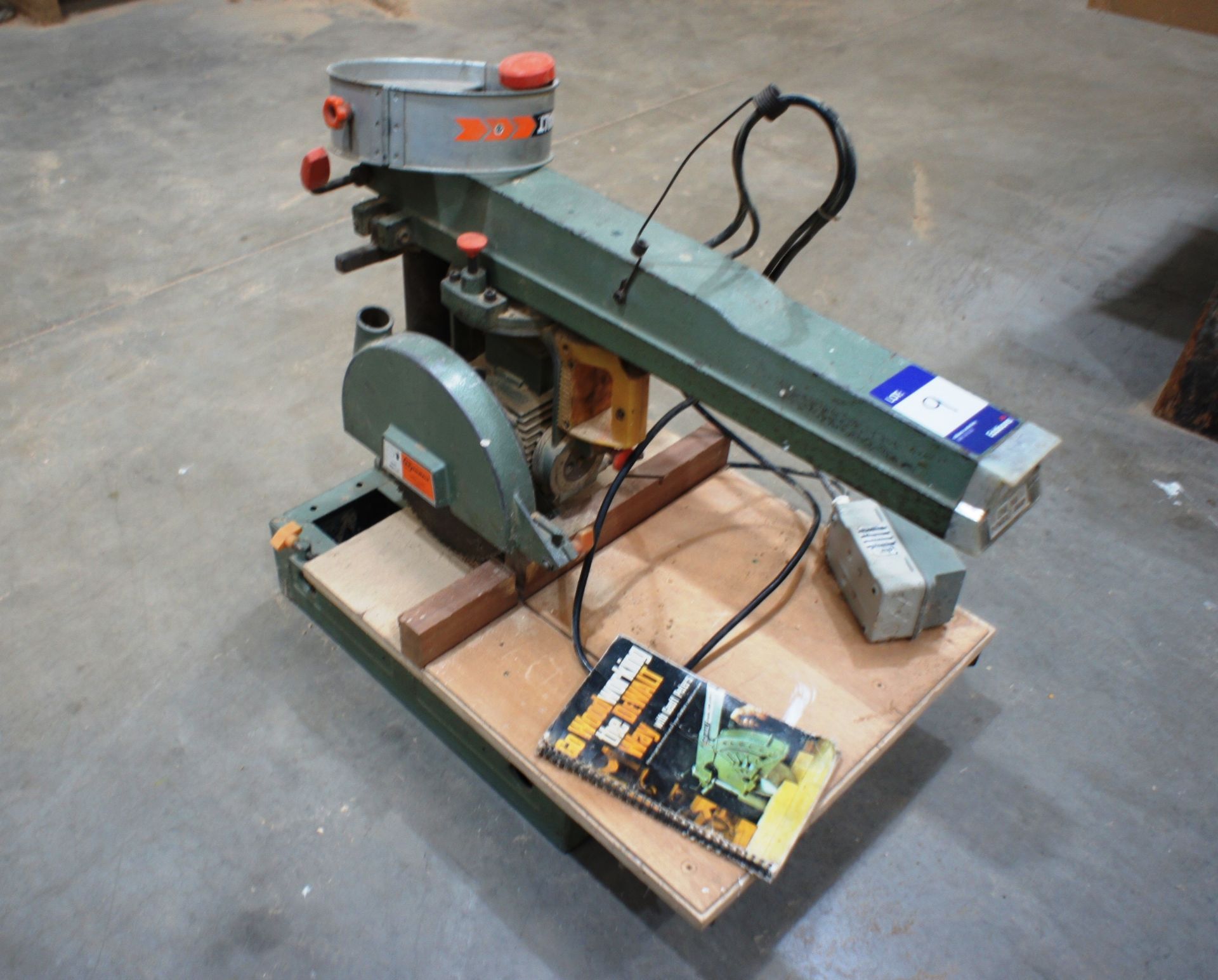 DeWalt DW110 Radial Arm Saw