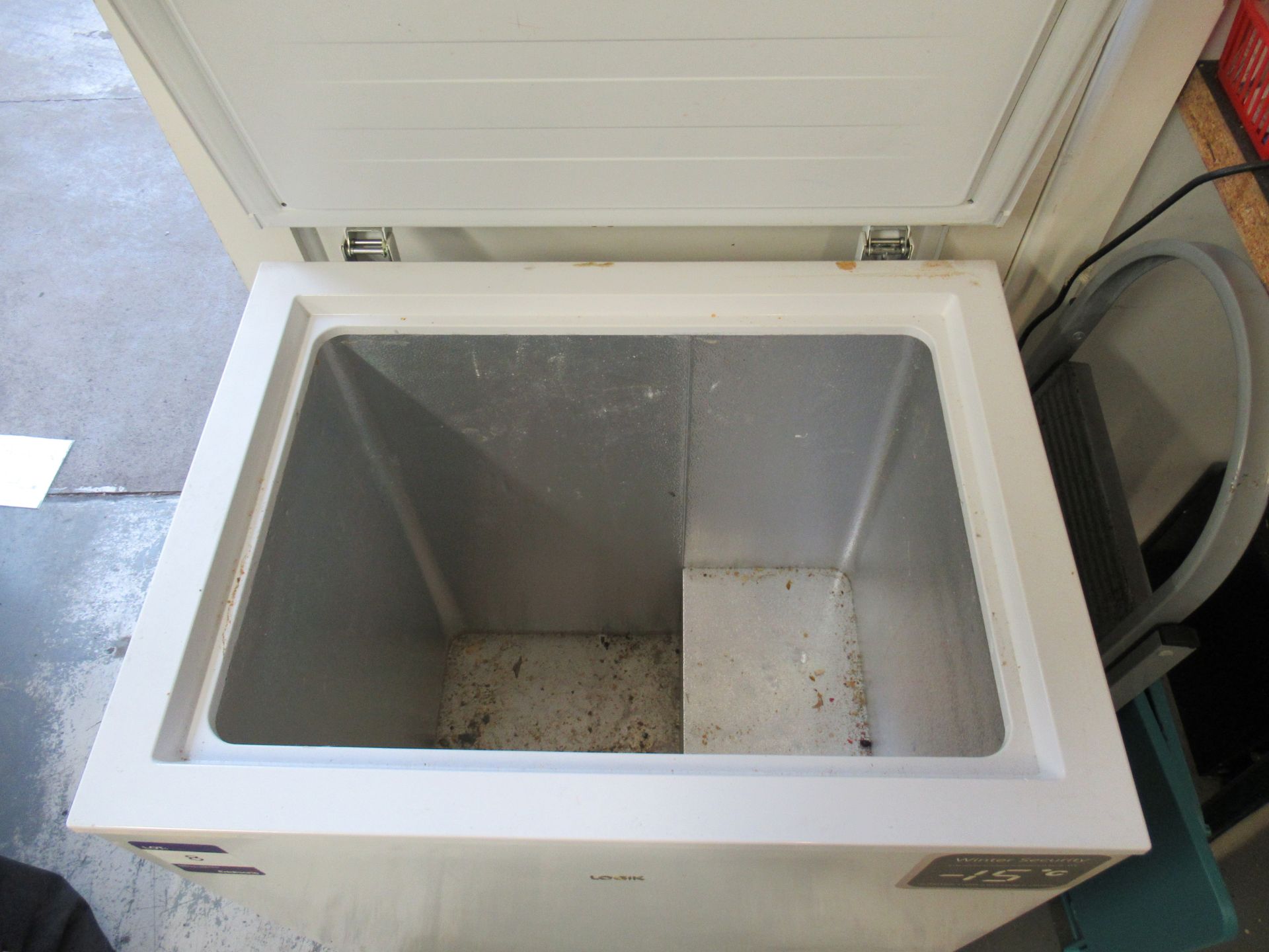 Logik Small Domestic Chest Freezer - Image 2 of 2