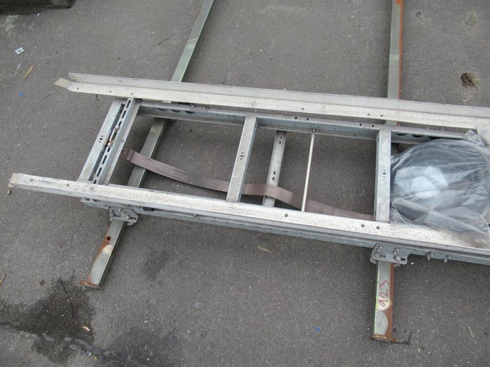 A heavy duty van roof rack (missing clips) - Image 3 of 3
