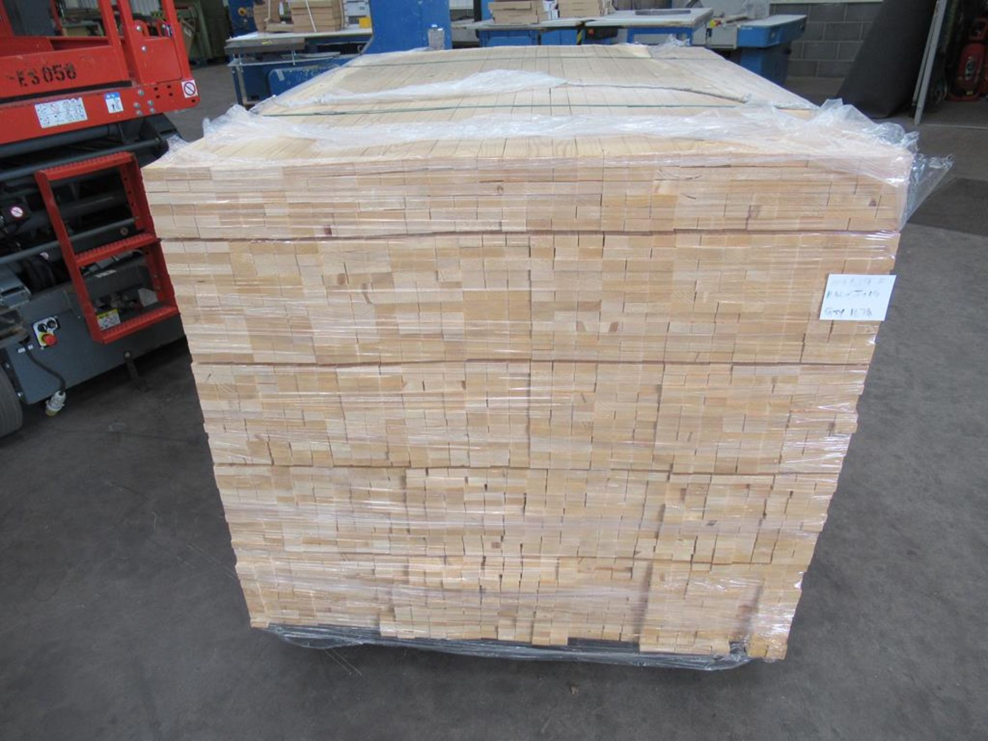 Pallet containing 1674 lats - Image 2 of 7