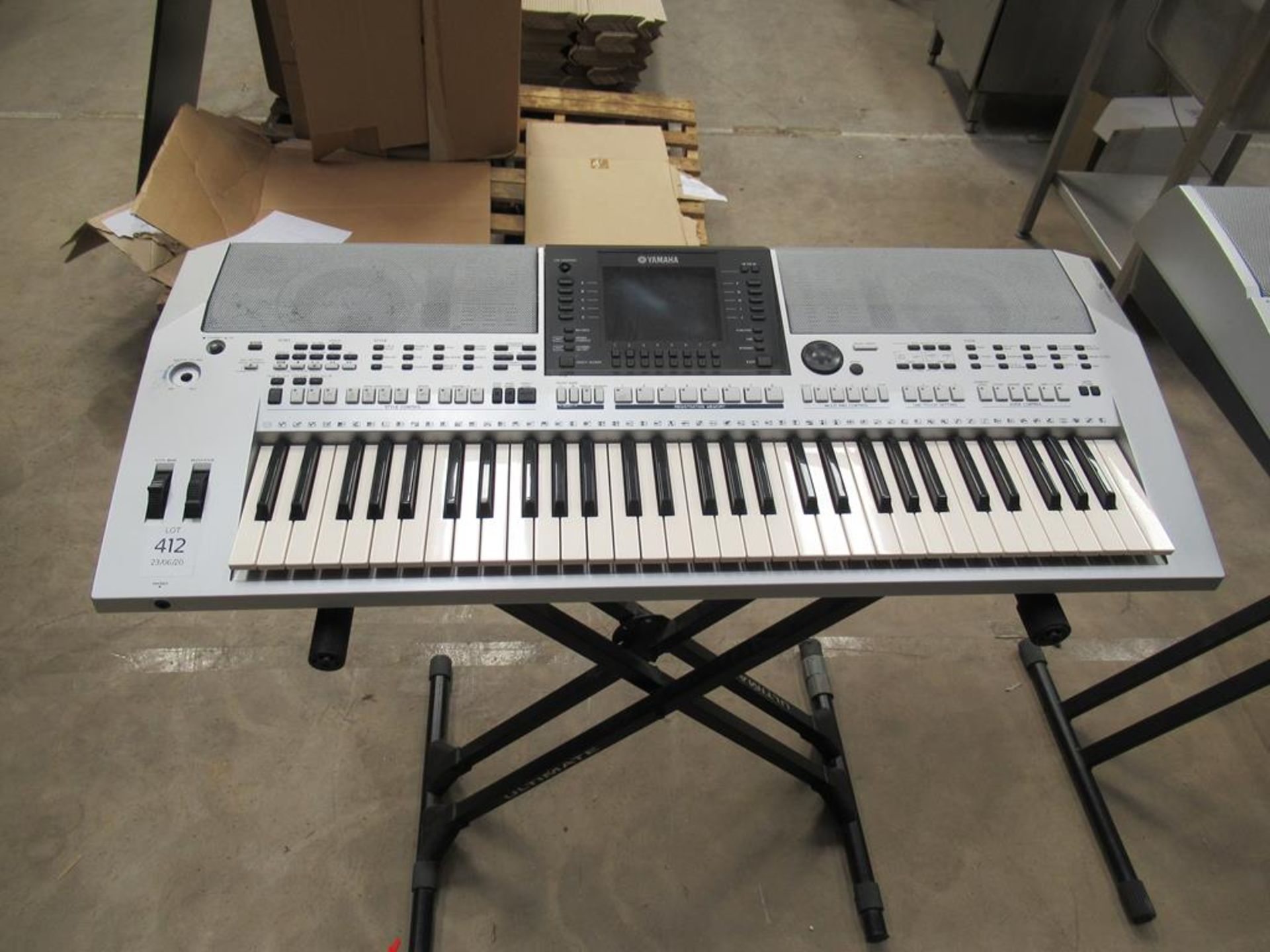 Two second hand Yamaha keyboards (1 x PSR-3000, 1 x PSR-S900) with stands - Image 2 of 3