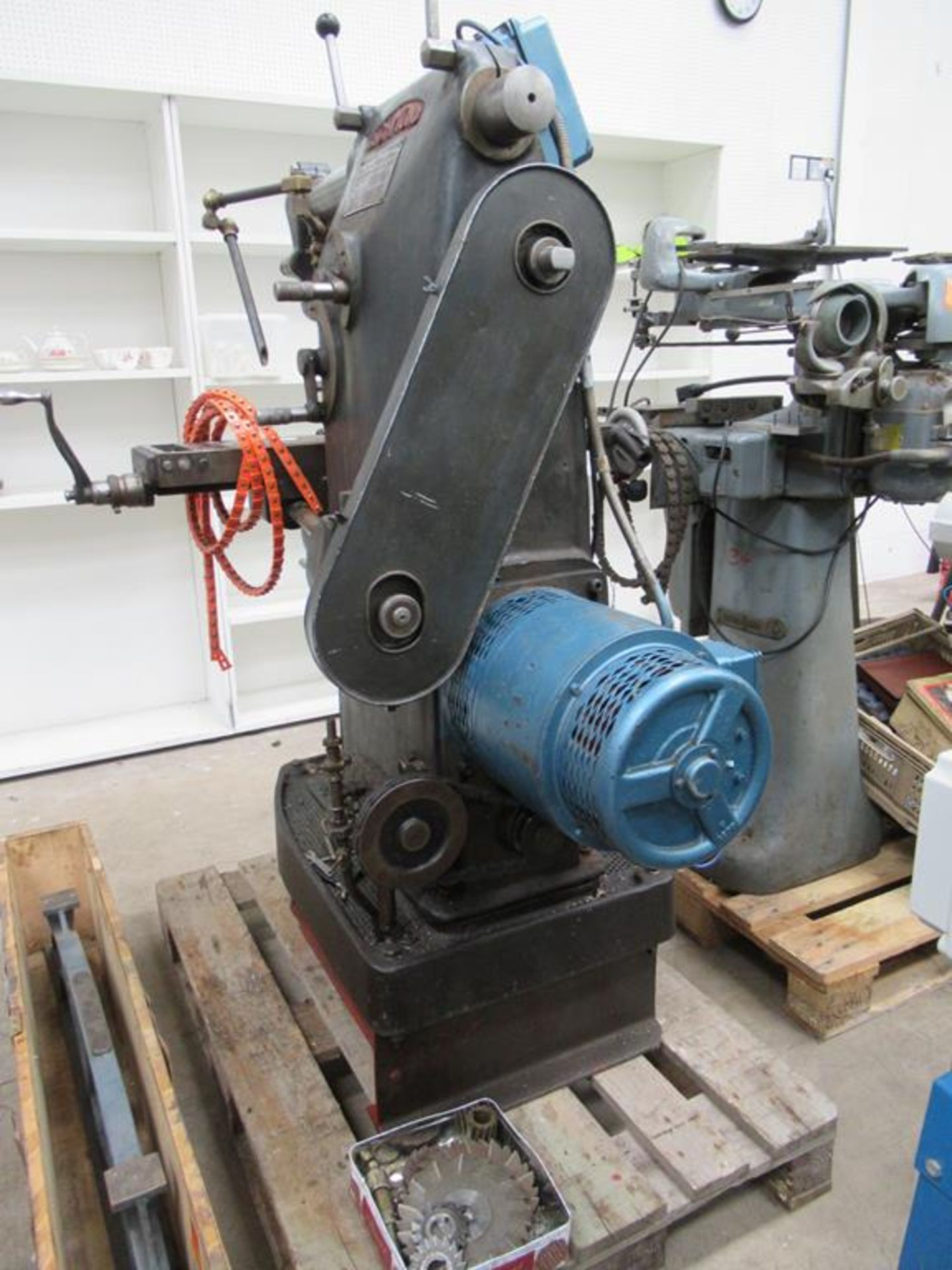 A Richmond type 01 horizontal milling machine - Image 7 of 9