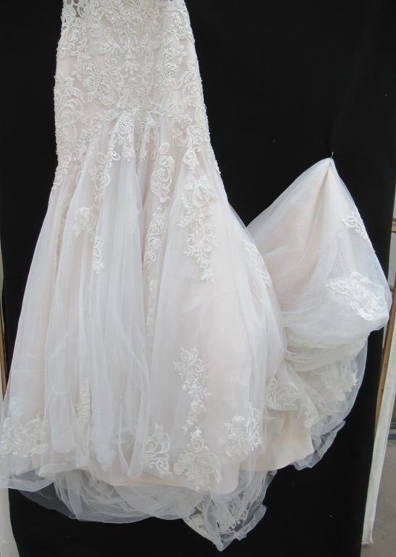 Essense of Australia 'D2844' wedding dress - Image 3 of 3