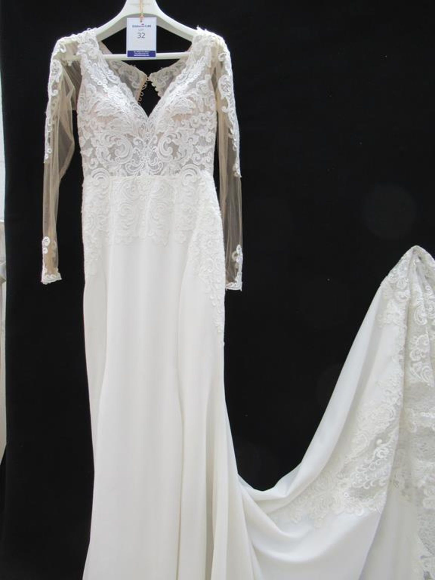 Essense of Australia 'D2124' wedding dress - Image 2 of 3