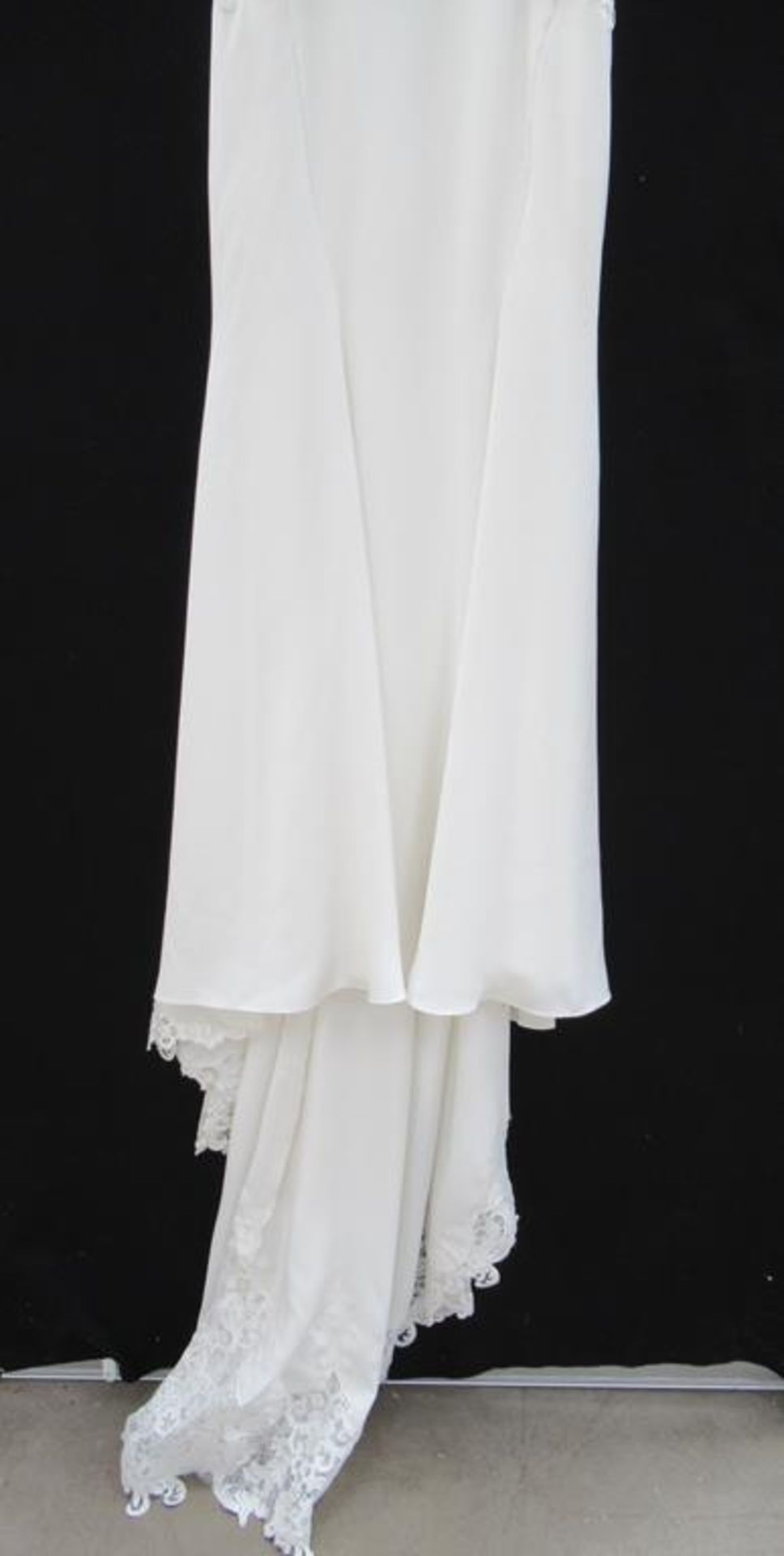 Essense of Australia 'D2238' wedding dress - Image 3 of 3
