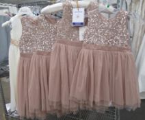 Quantity of childrens (boys & girls) wedding clothing