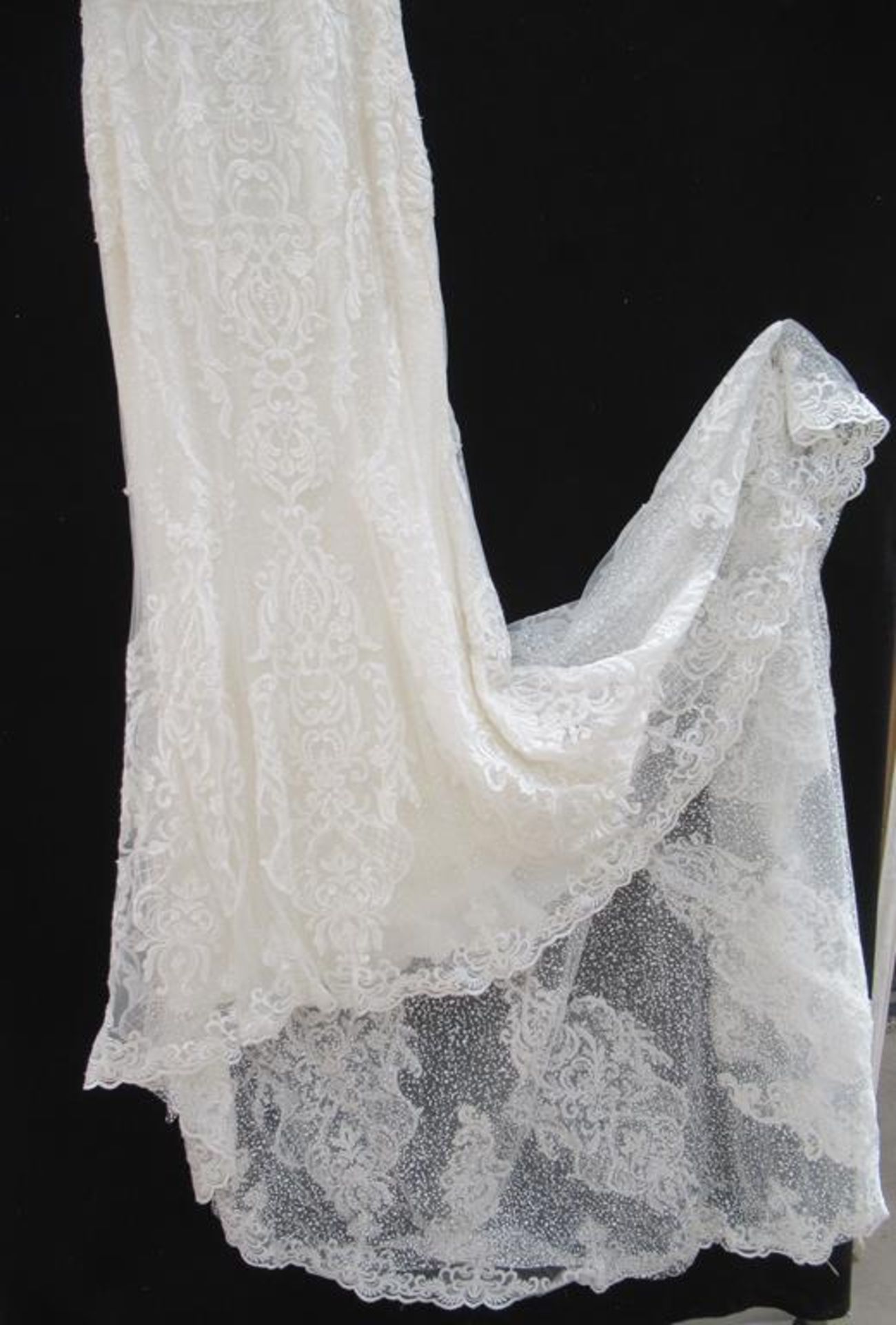 Essense of Australia 'D2811' wedding dress - Image 3 of 3