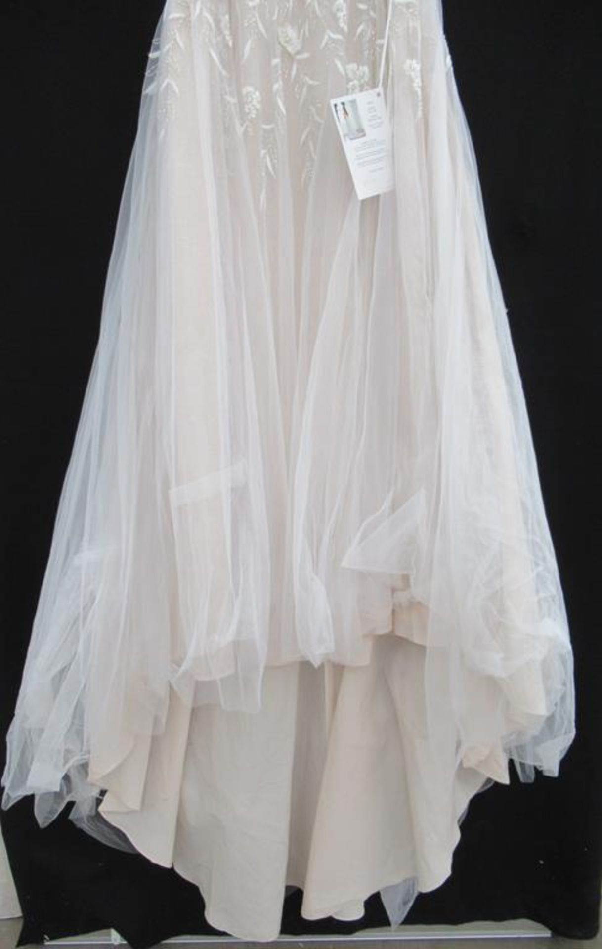 Essense of Australia 'D2961' wedding dress - Image 3 of 3