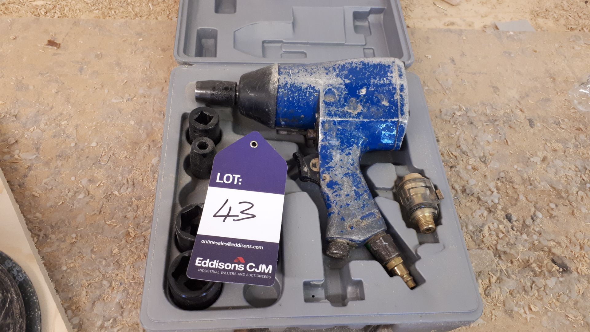 Unbadged pneumatic impact wrench