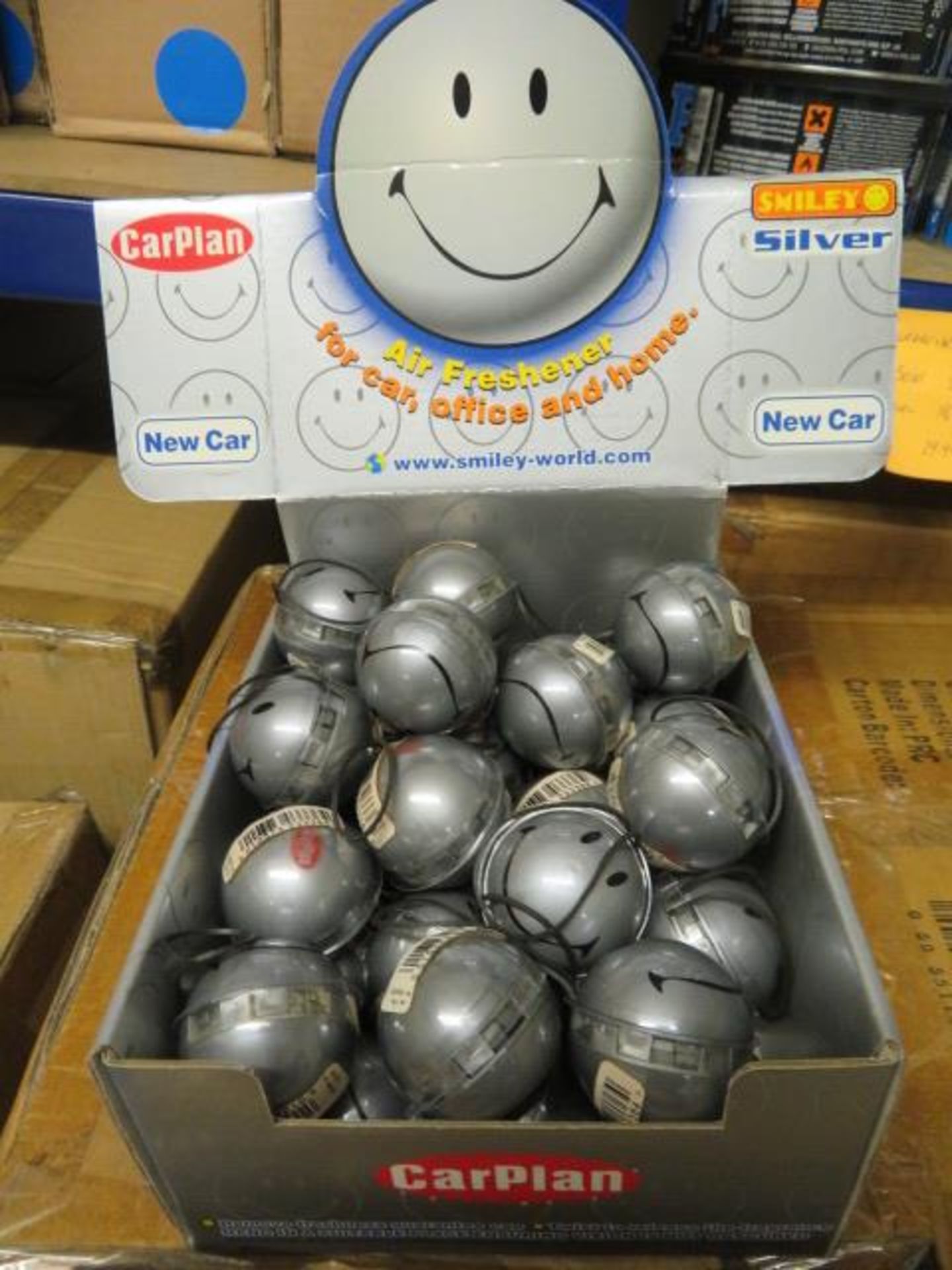 180 x CARPLAN SILVER SMILEY AIR FRESHNERS IN DISPLAY CASES
