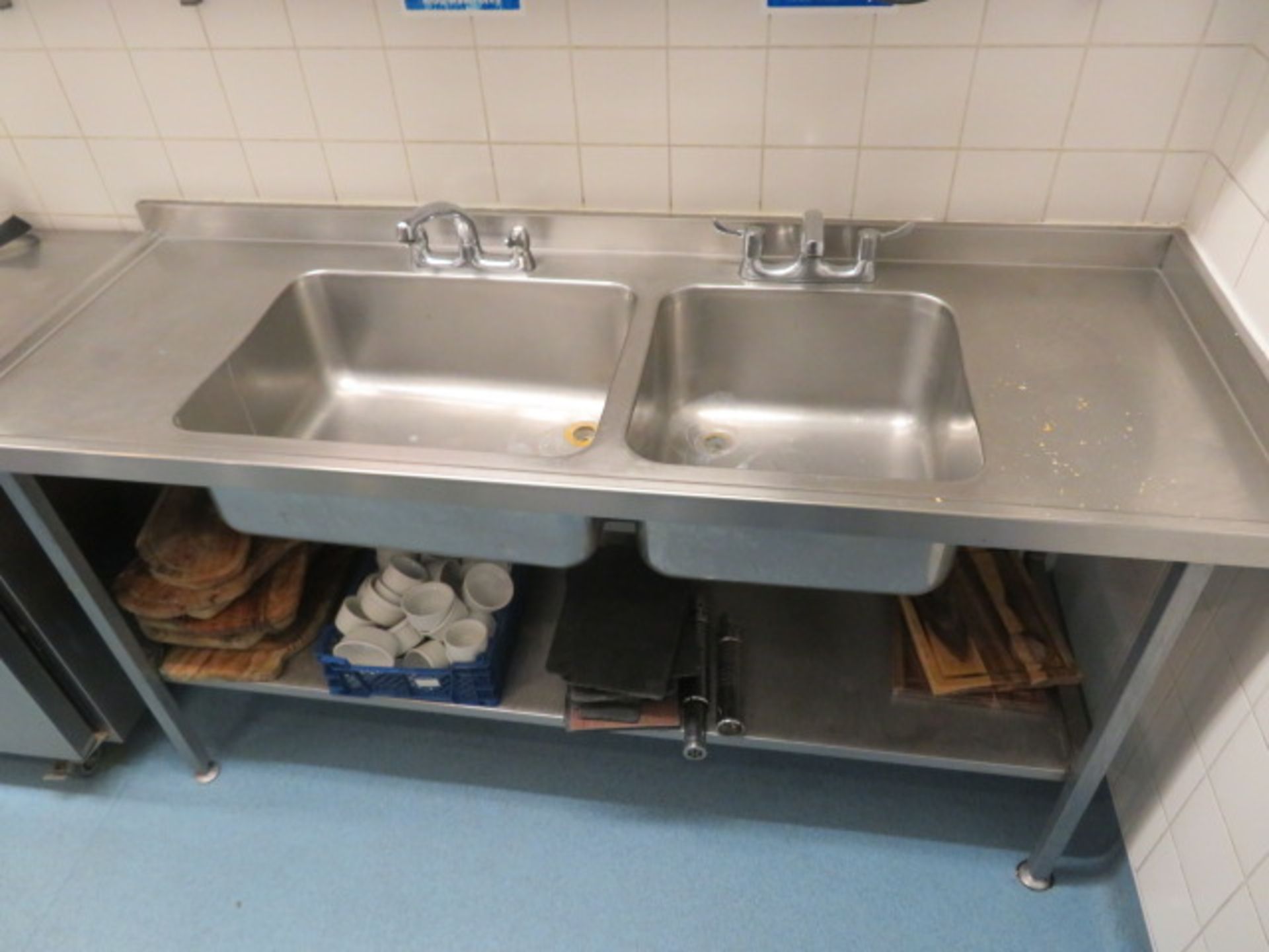 LARGE STAINLESS STEEL DISH WASHING SINKS - CONTENT