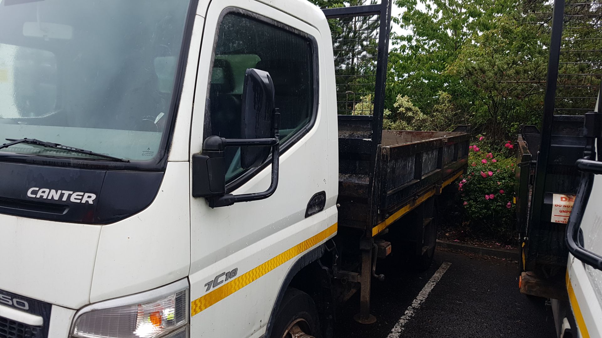 Mitsubishi Fuso Canter 7C18 Tipper - Image 3 of 6