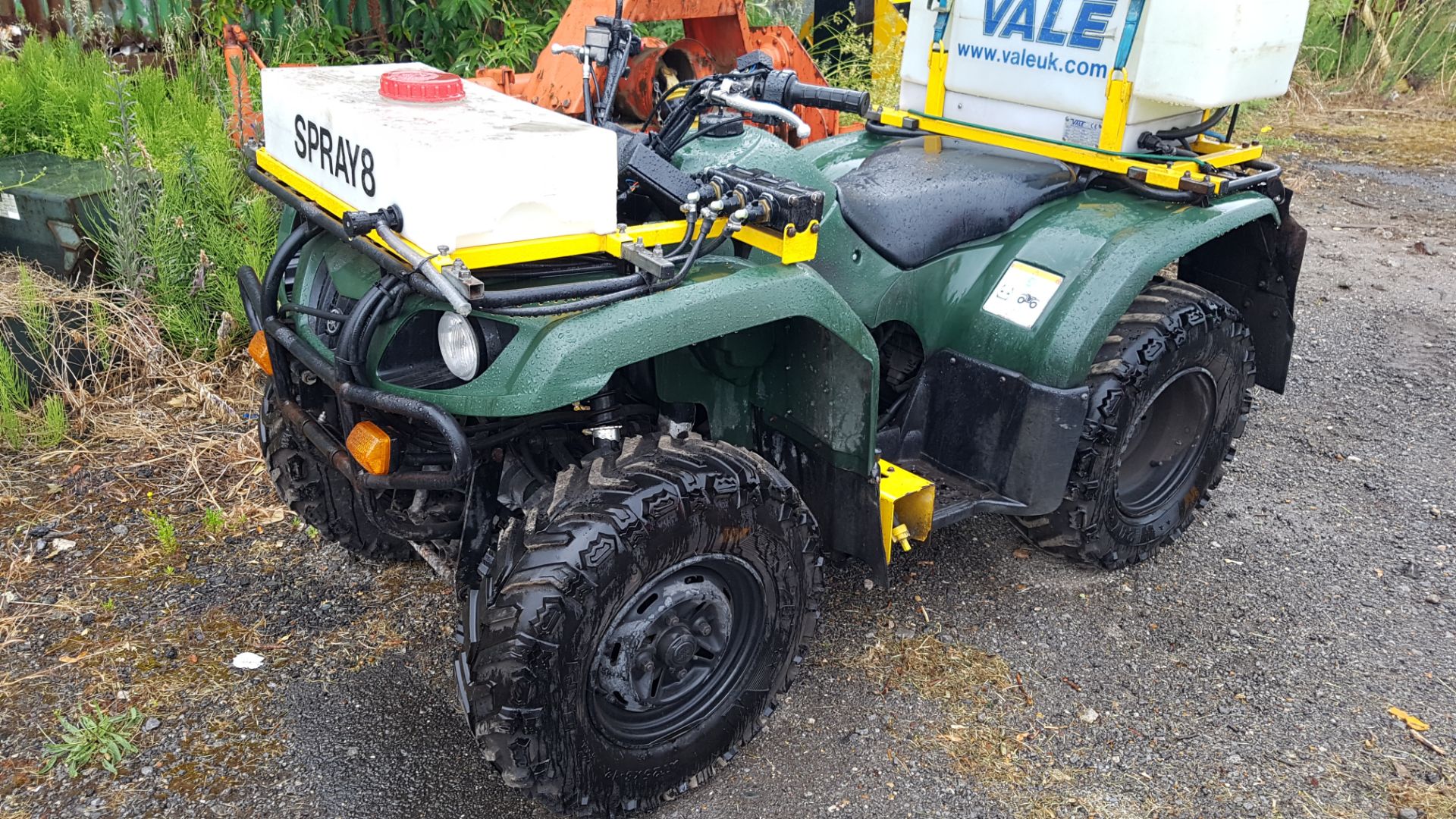 Yamaha 350 Grizzly Quad Bike & Spray Kit