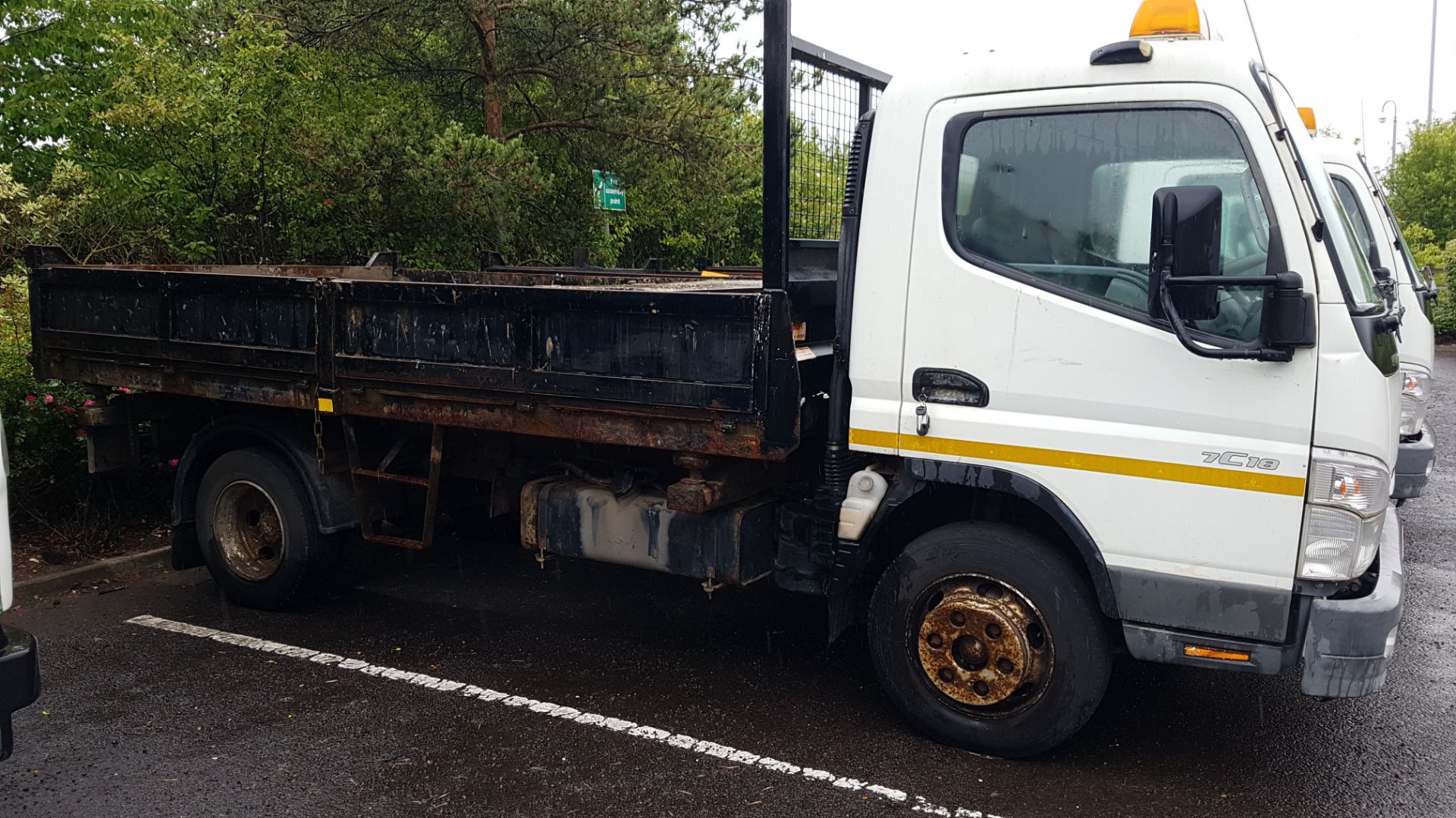 Mitsubishi Fuso Canter 7C18 Tipper - Image 2 of 6