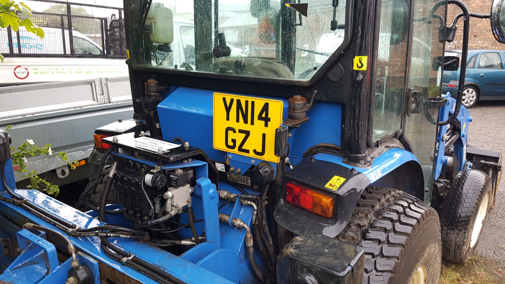 New Holland Lewis Combi-Dig Compact Back Hoe Loader - Image 14 of 14