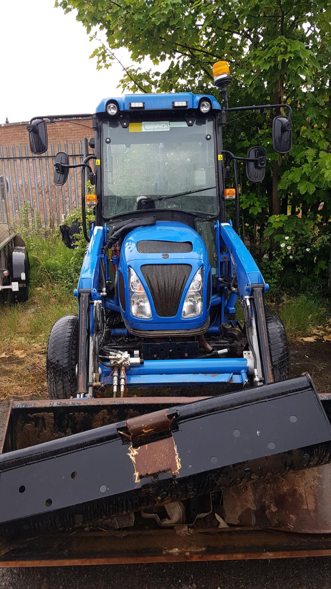 New Holland Lewis Combi-Dig Compact Back Hoe Loader - Image 12 of 14