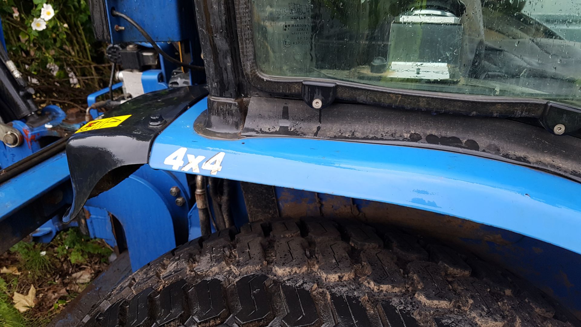 New Holland Lewis Combi-Dig Compact Back Hoe Loader - Image 6 of 14