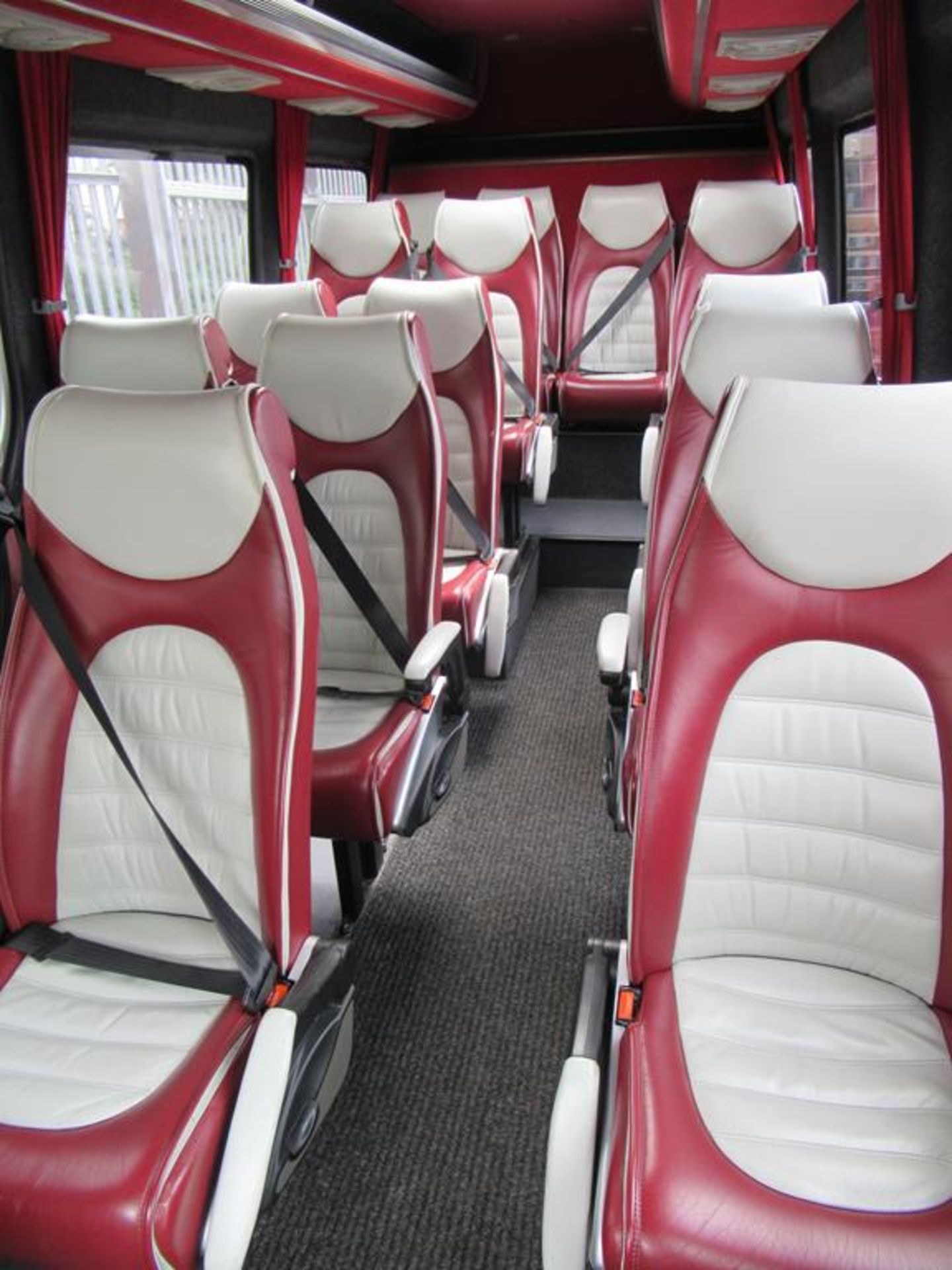 A Mercedes Sprinter 515CDI sixteen seater mini-bus - Image 23 of 27