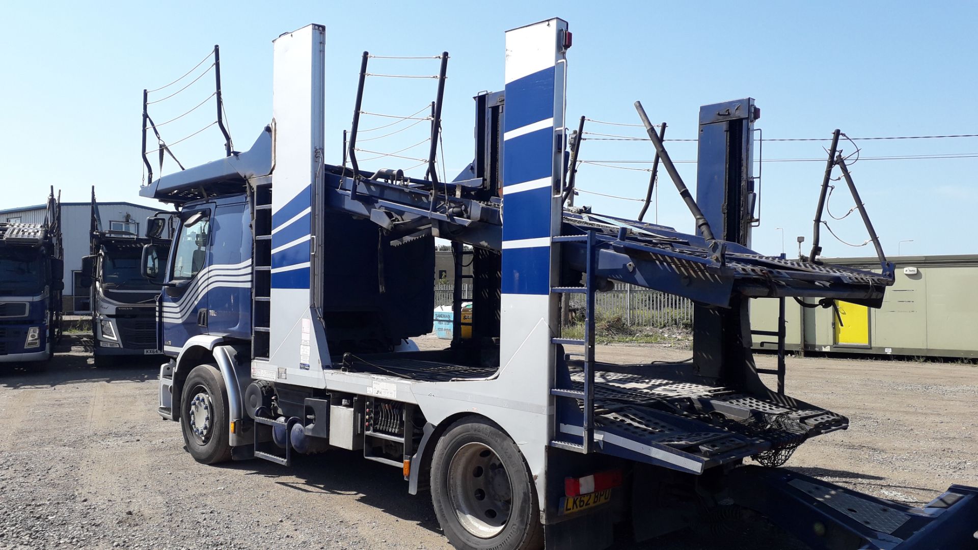 11 Car Transporter Rig comprising: Renault 460 DXI - Image 8 of 30