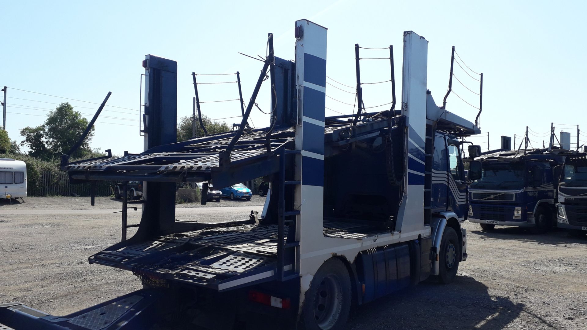 11 Car Transporter Rig comprising: Renault 460 DXI - Image 22 of 30