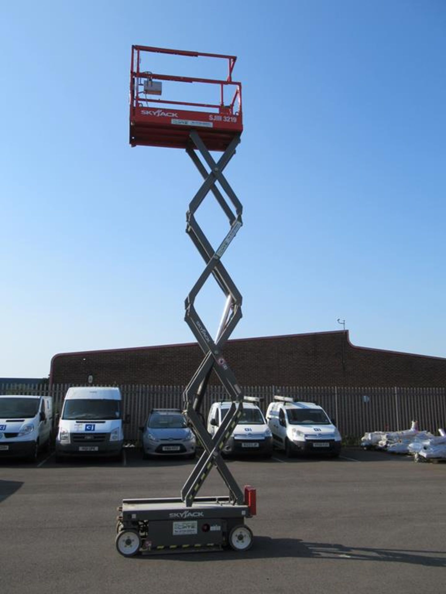 Skyjack SJ111 3219 24V electric scissor lift - Image 6 of 6