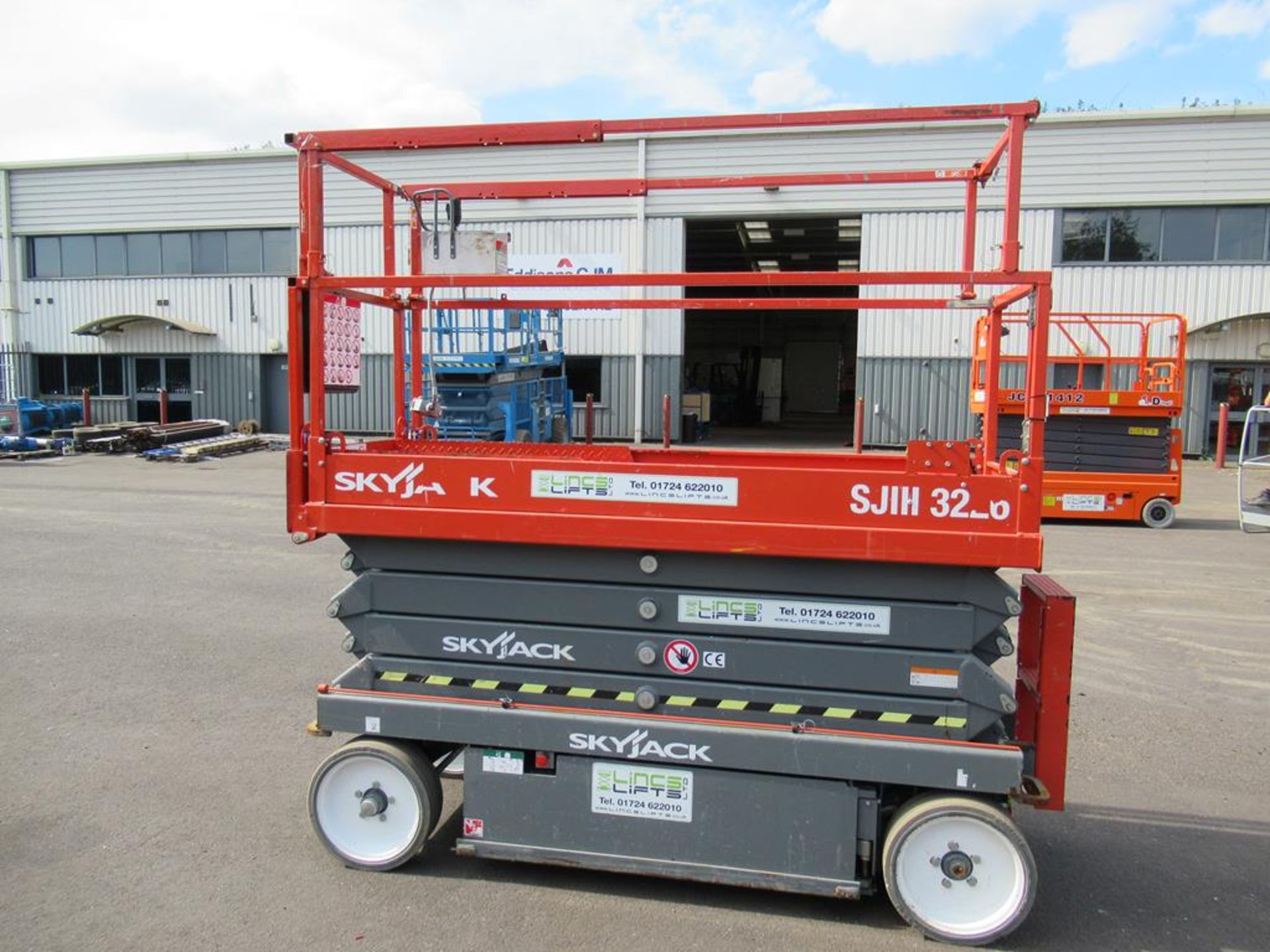 Skyjack SJ111 3226 24V electric scissor lift