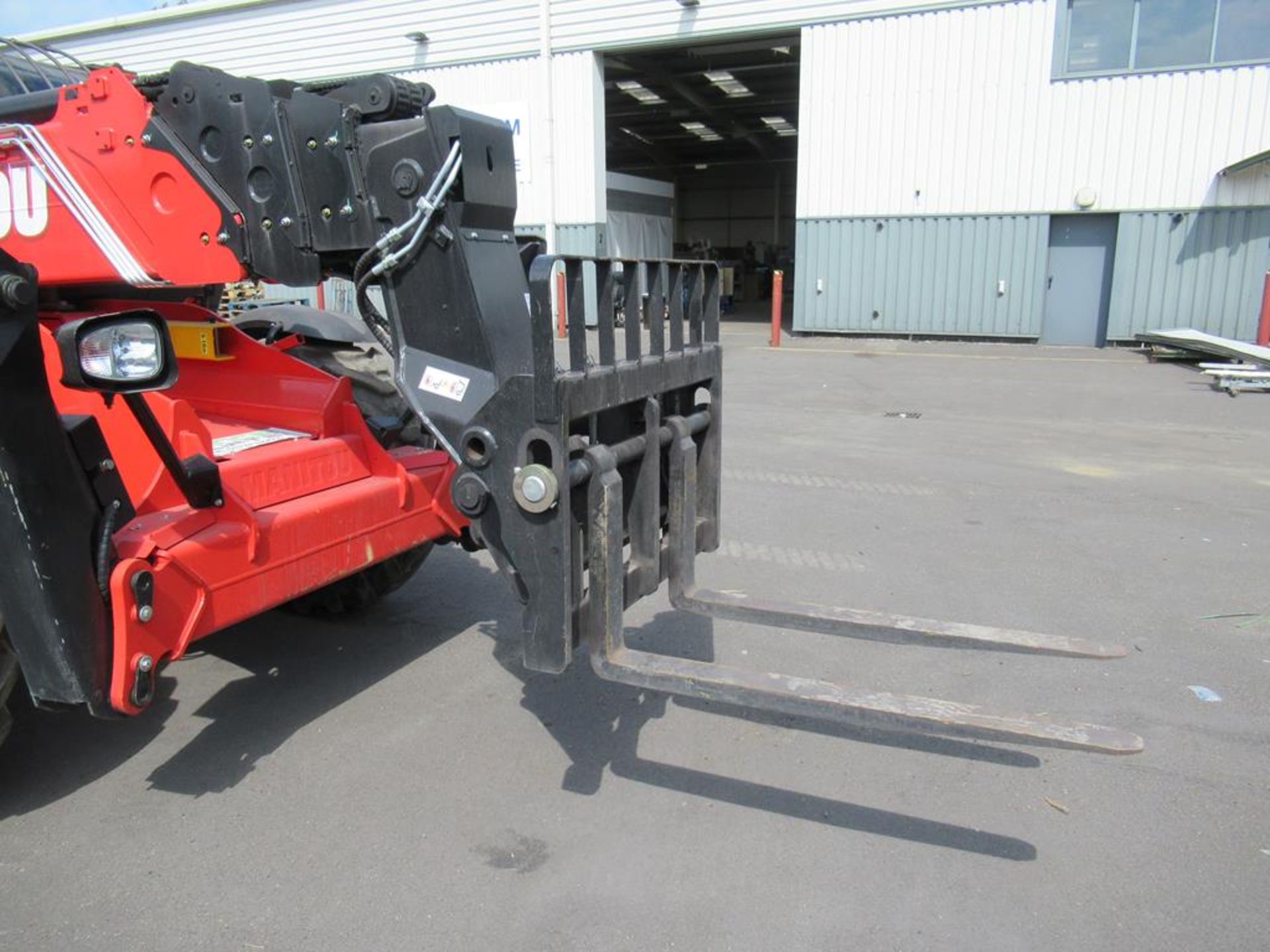 Manitou MT1840 telehandler (as new) - Image 12 of 15