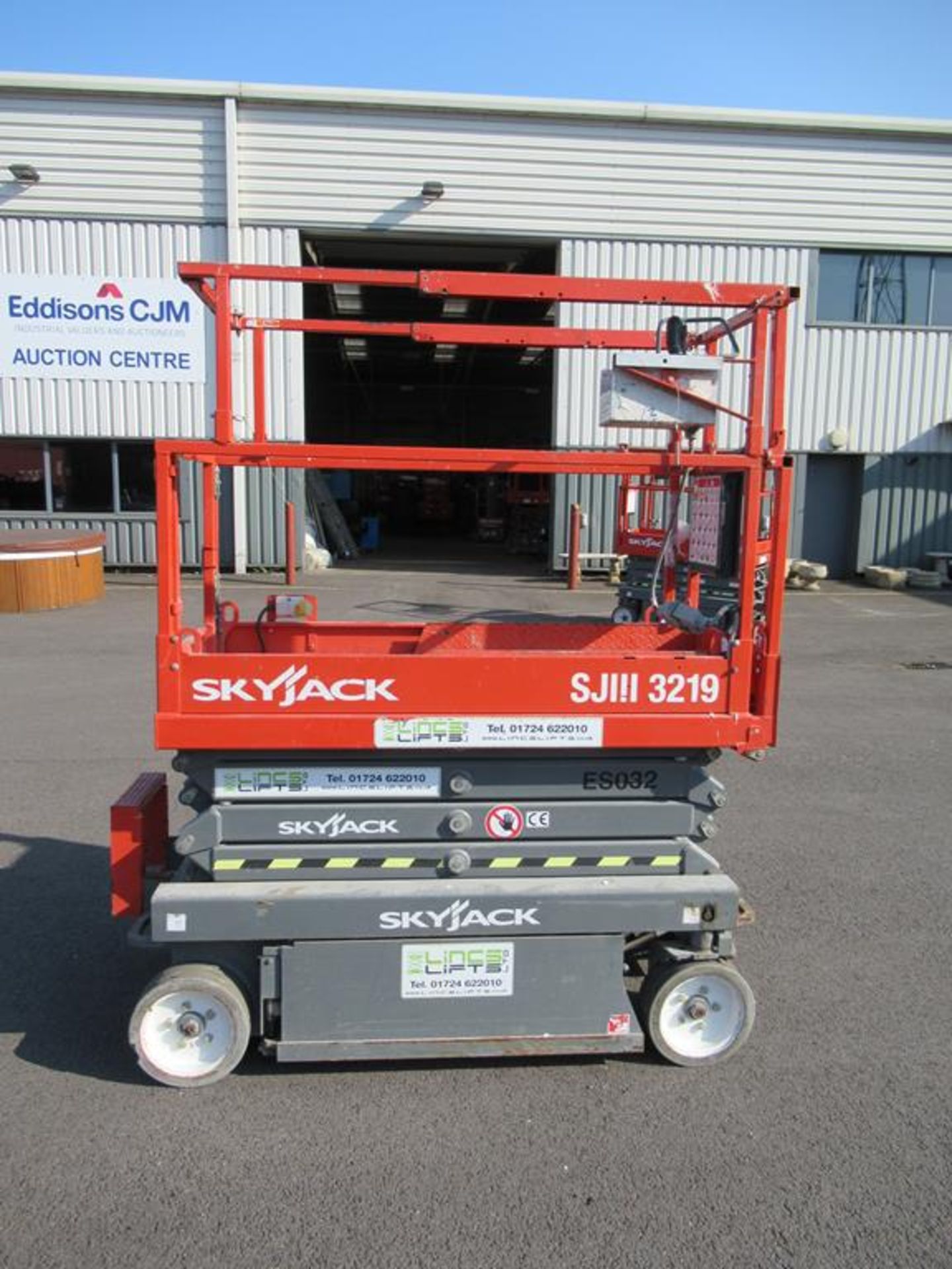 Skyjack SJ111 3219 24V electric scissor lift - Image 3 of 6