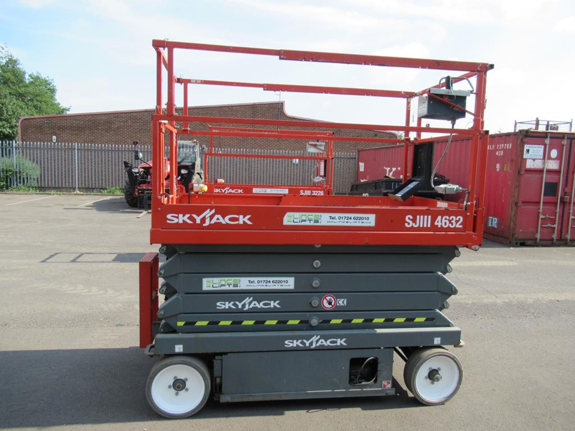 Skyjack SJ111 4632 24V electric scissor lift - Image 4 of 5